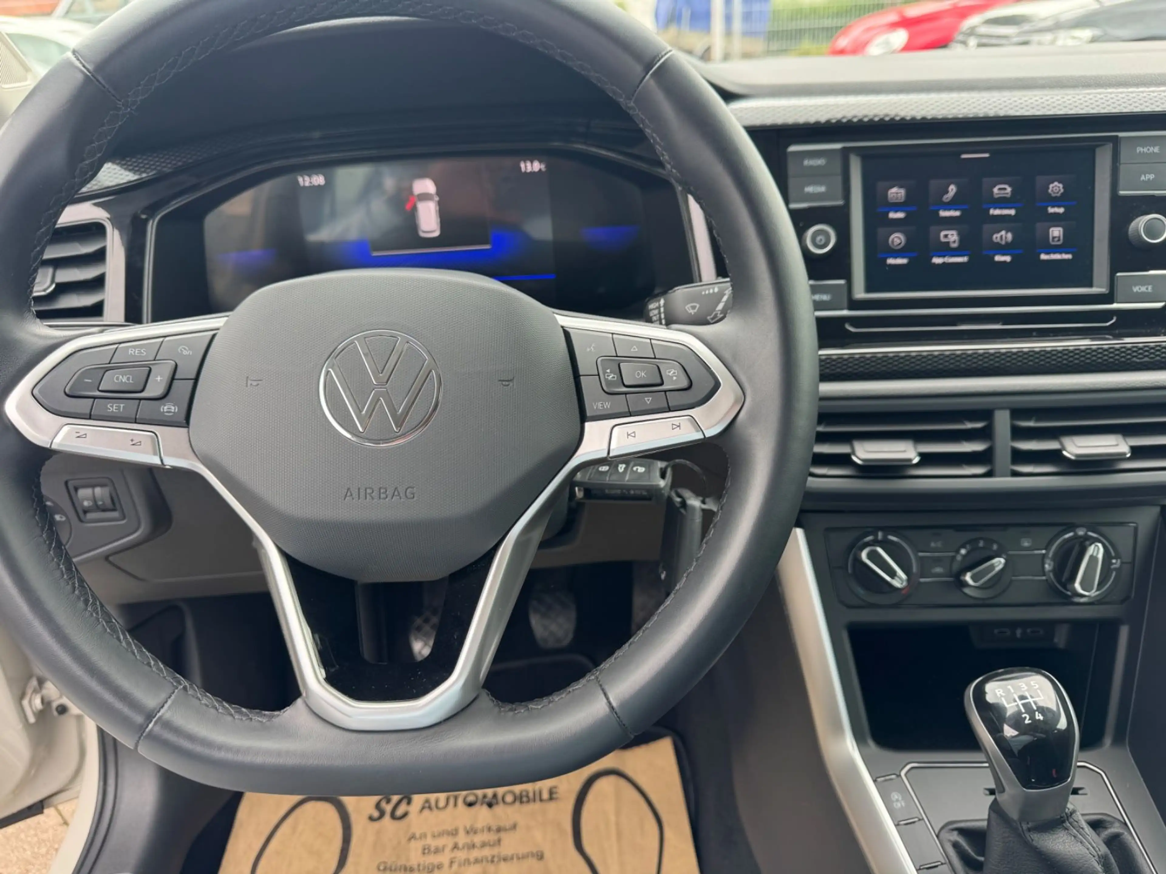 Volkswagen Polo VI Life — photo 11