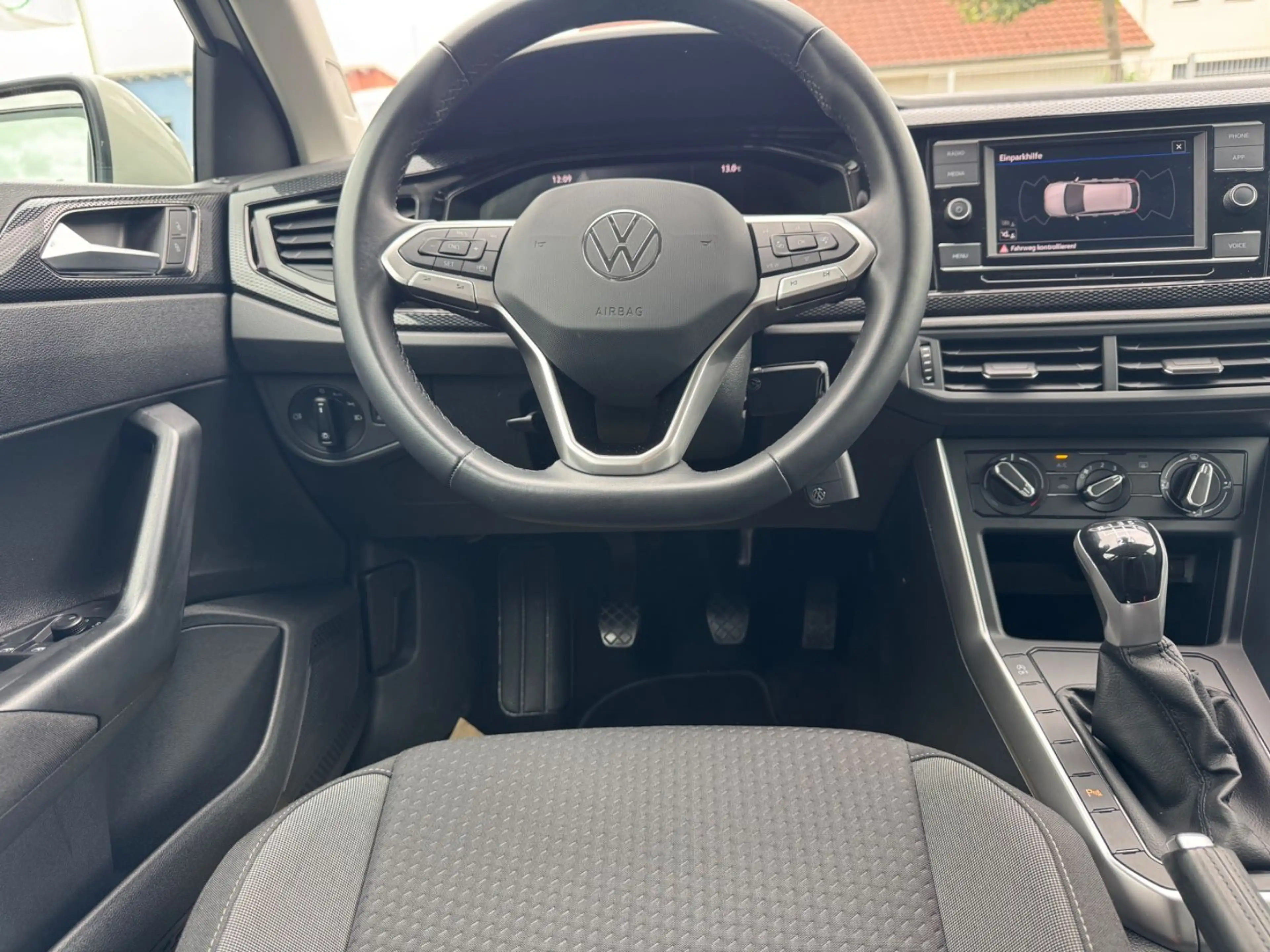 Volkswagen Polo VI Life — photo 10