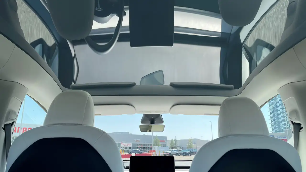 Tesla Model Y снимка Tesla Model Y