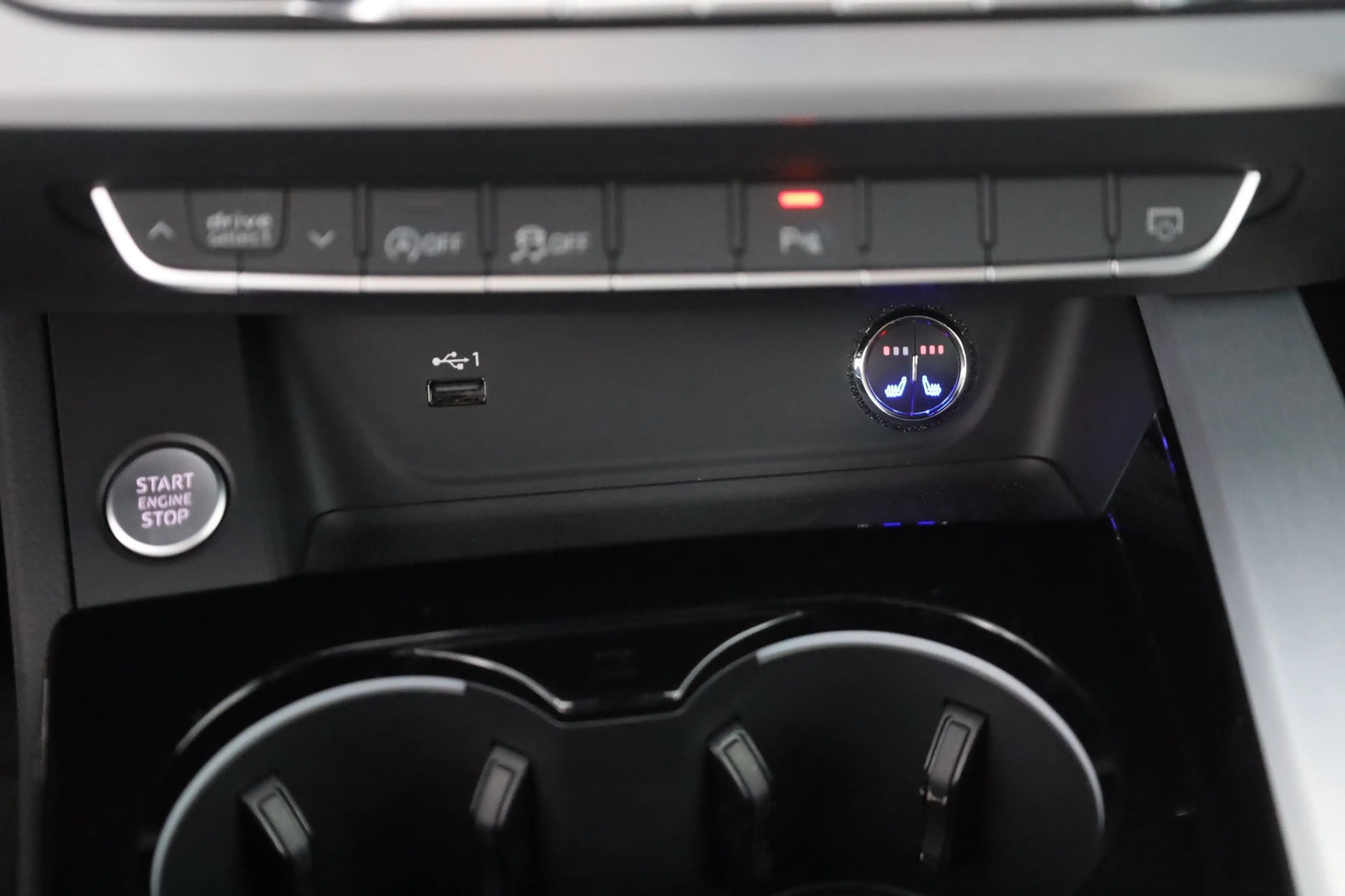 Audi A4 Avant 40 TDI S-Line quattro Aut. LED ACC Navi — photo 13