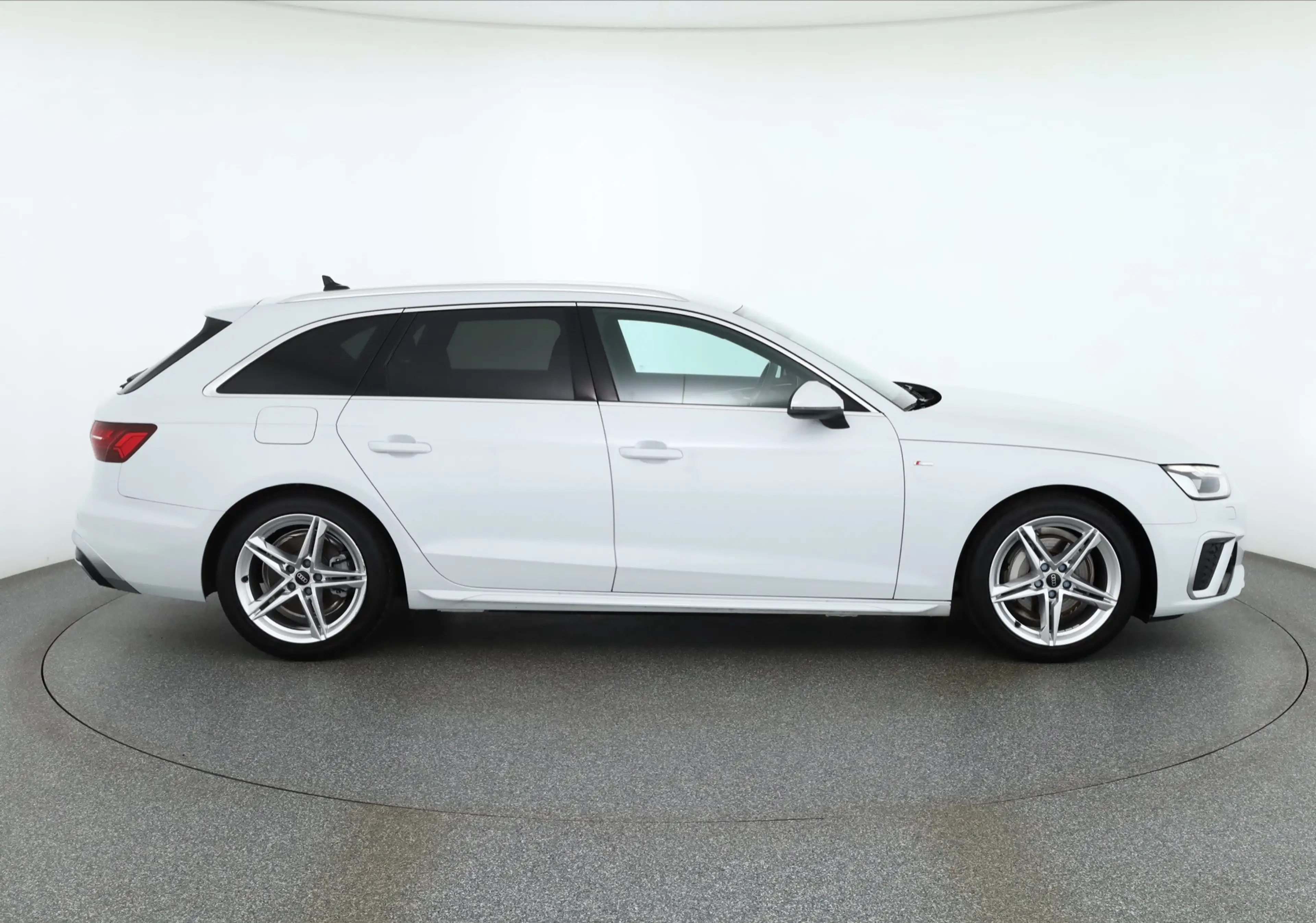Audi A4 Avant 40 TDI S-Line quattro Aut. LED ACC Navi — photo 6