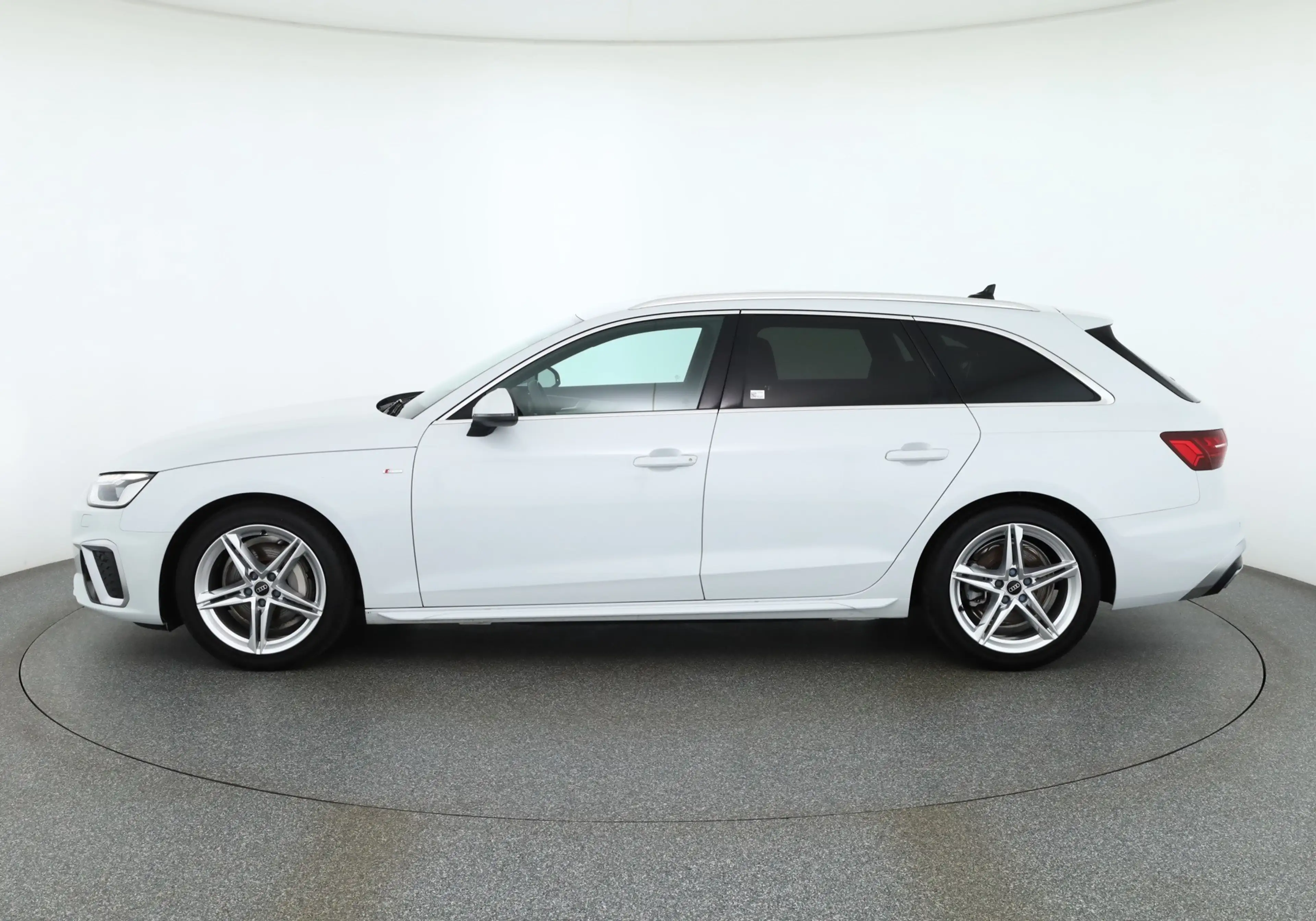 Audi A4 Avant 40 TDI S-Line quattro Aut. LED ACC Navi — photo 2