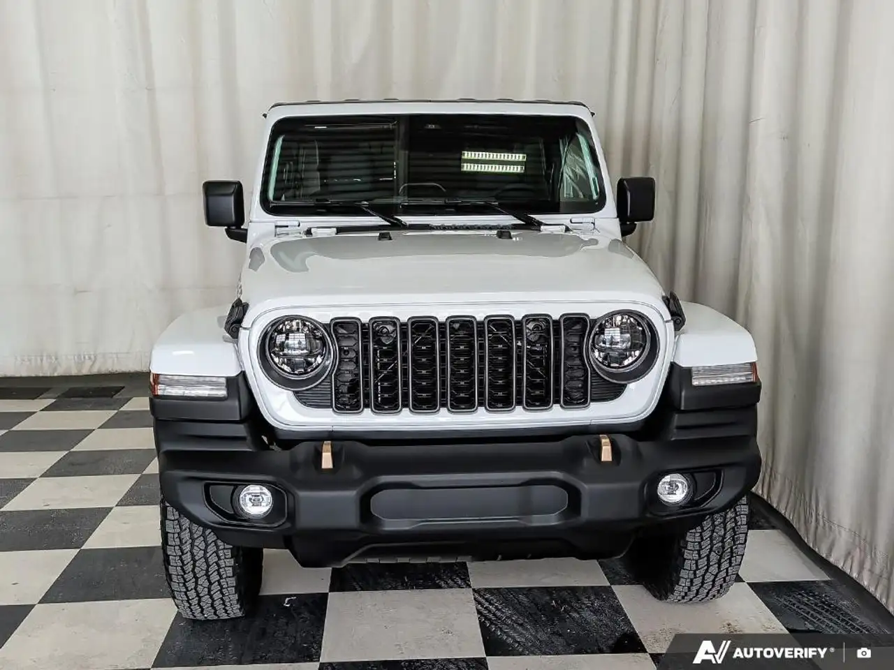 Jeep Wrangler снимка Jeep Wrangler