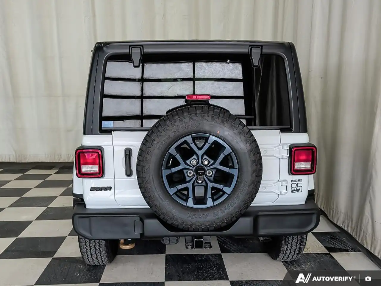 Jeep Wrangler снимка Jeep Wrangler