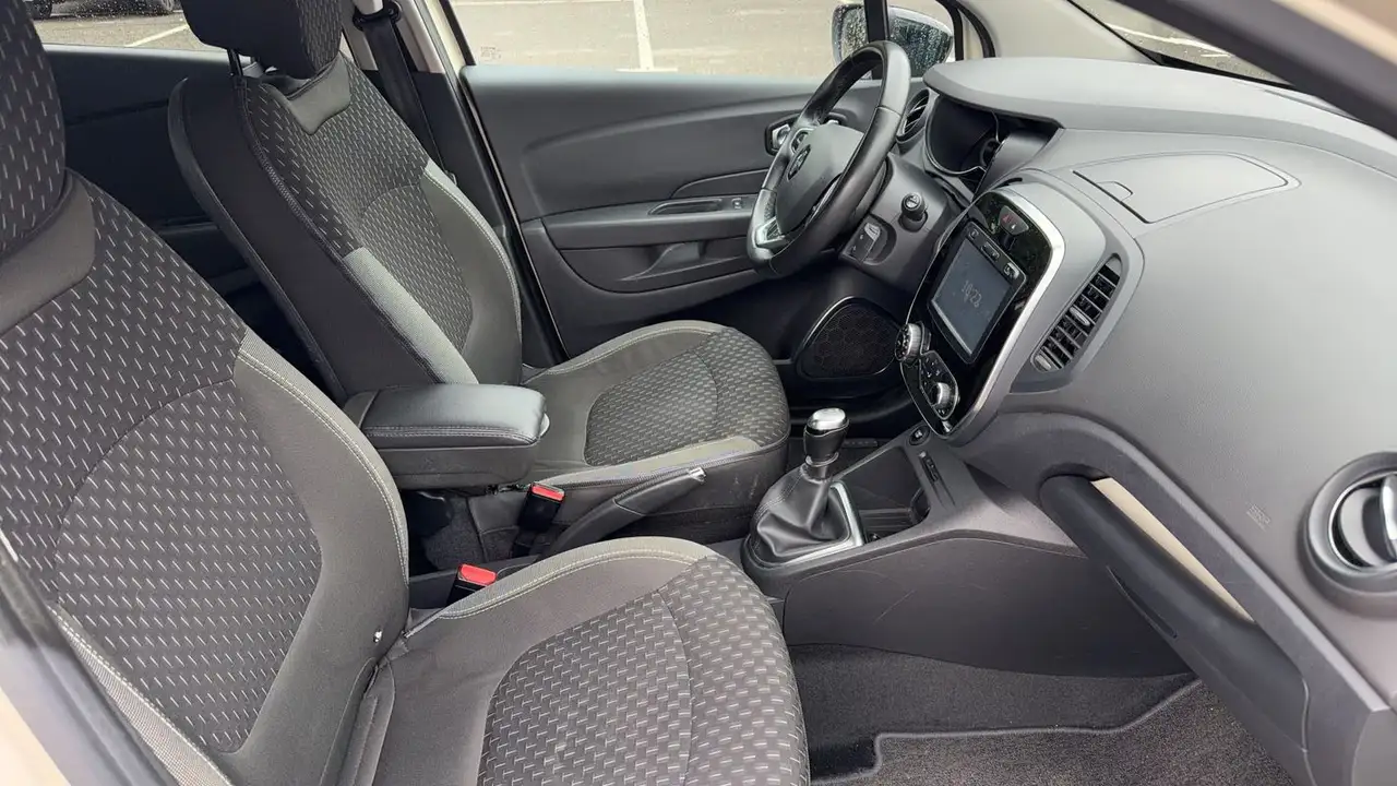Renault Captur — photo 25