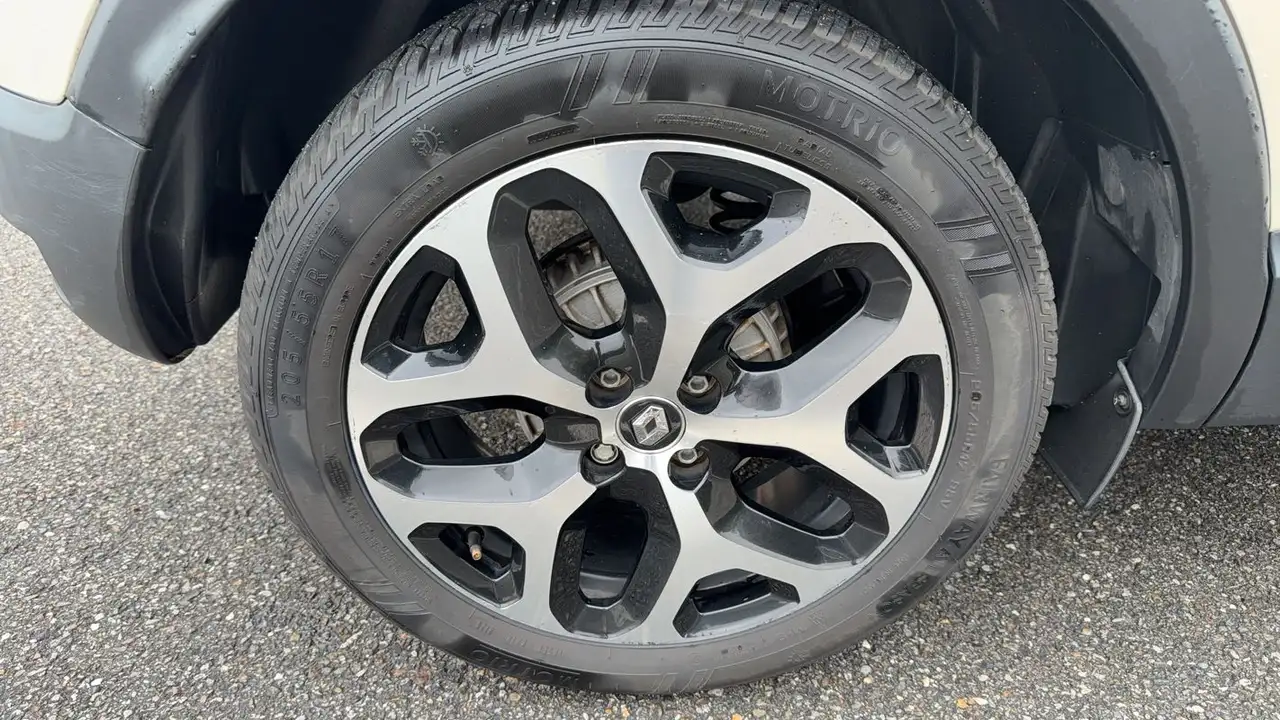 Renault Captur — photo 16
