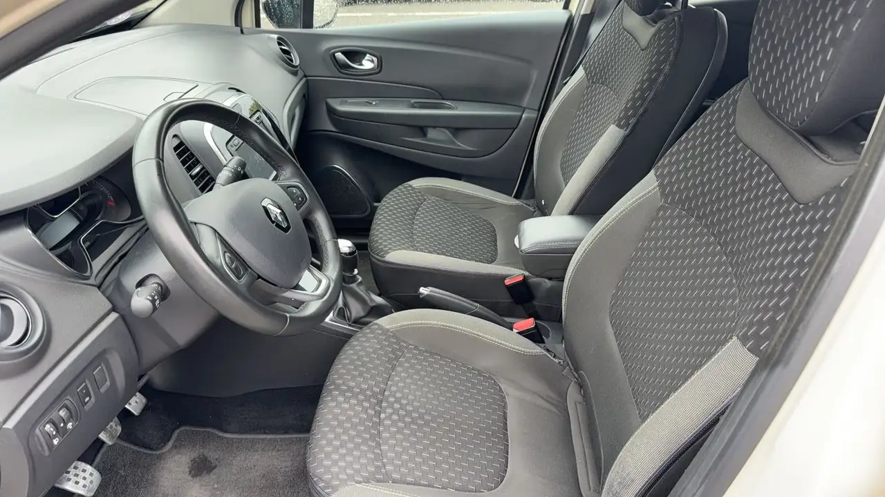 Renault Captur — photo 26