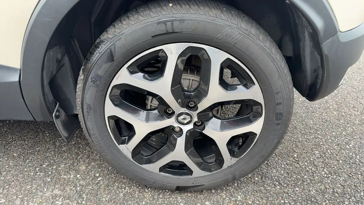 Renault Captur — photo 19