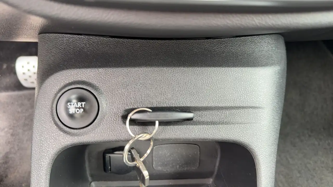 Renault Captur — photo 28