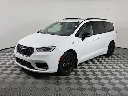 2024 Chrysler Pacifica Hybrid Select FWD