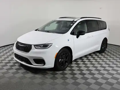 2024 Chrysler Pacifica Hybrid Select FWD