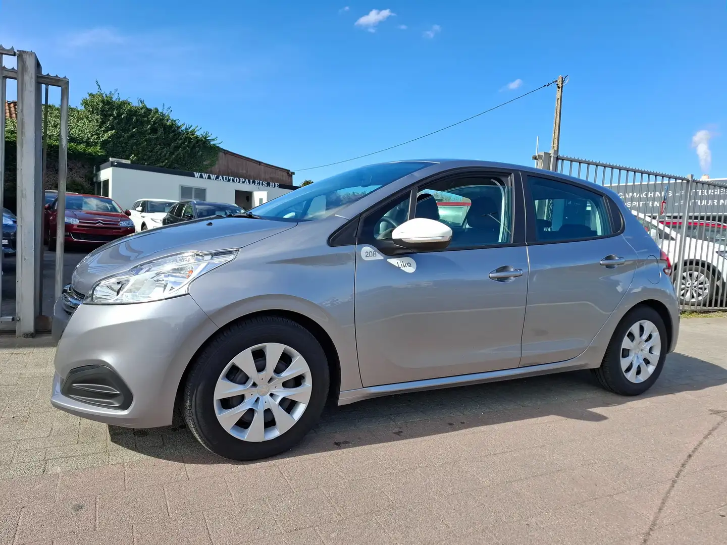 Peugeot 208 1.2i Like S Gris - 2