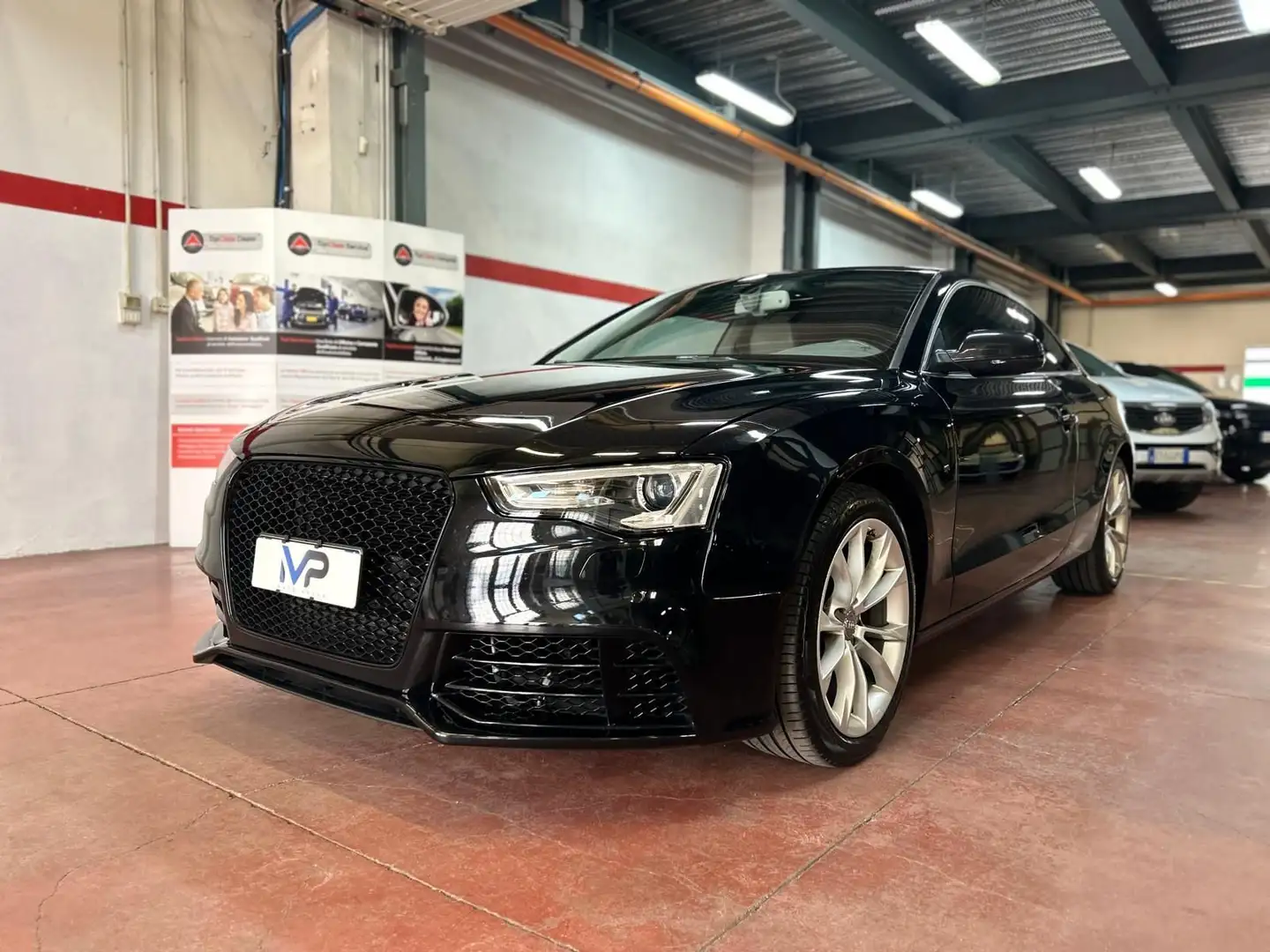 Audi A5 2.0 TDI 177 CV Business Plus Zwart - 1