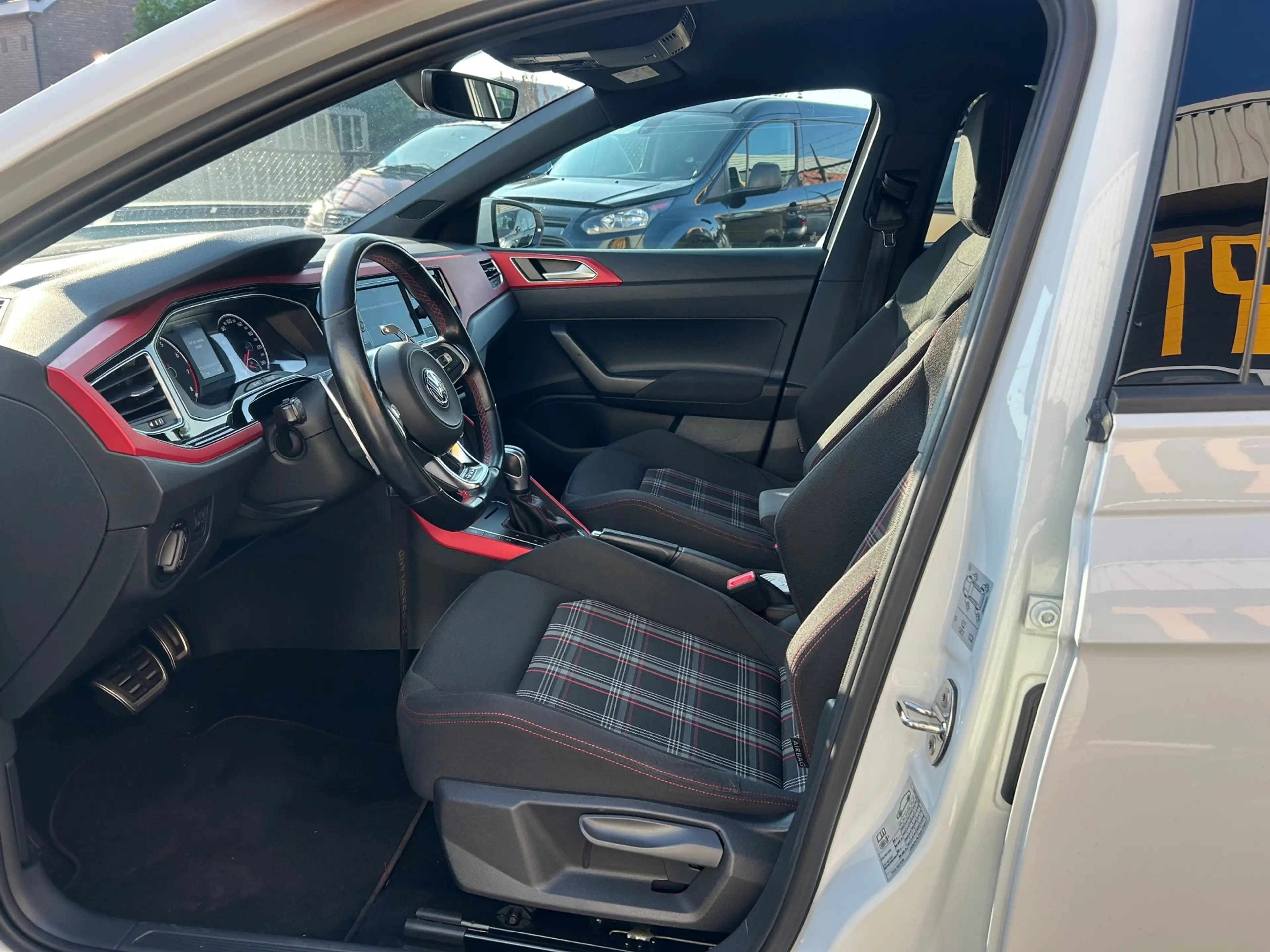 Volkswagen Polo GTI 2.0 TSI | AUTOMAAT | STOELVERW | SCHERM | — photo 11