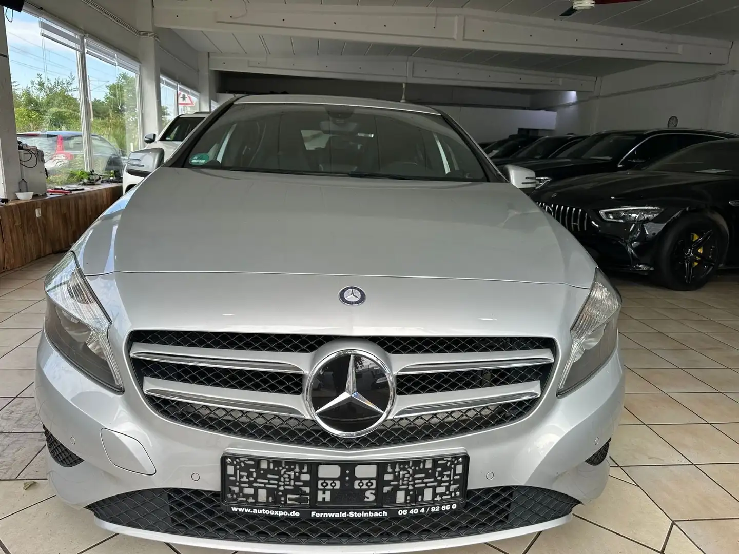 Mercedes-Benz A 180 BlueEfficiency 7G-DCT Style Automatik Lede Silber - 1