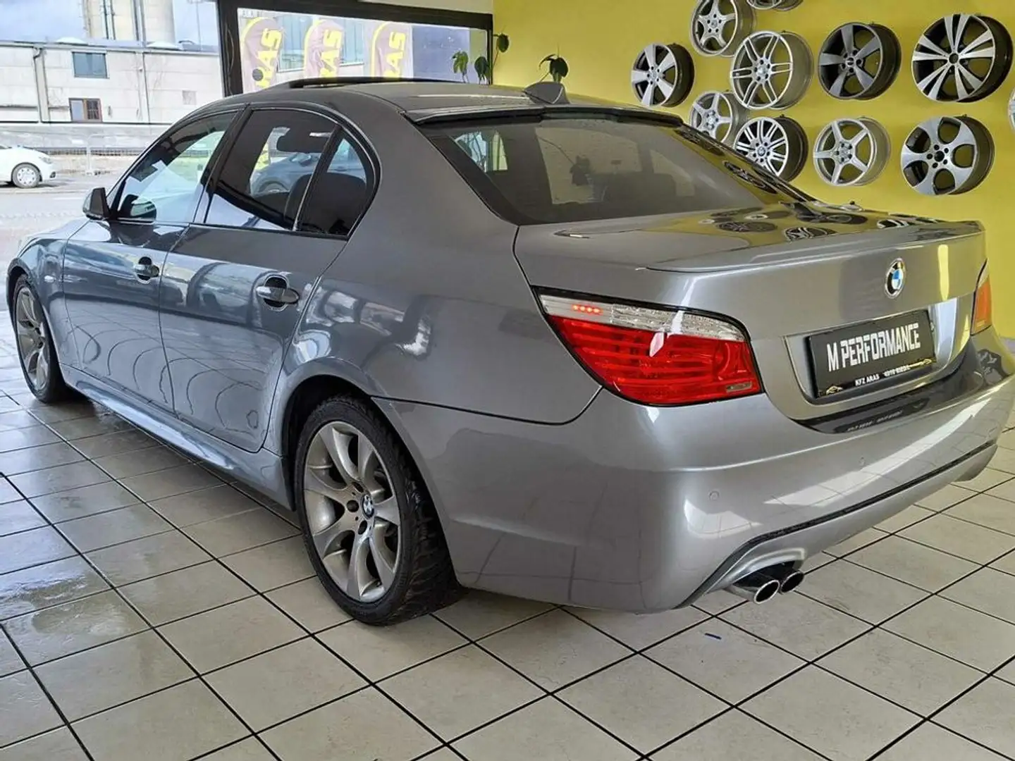BMW 525 d M-PAKET, GUTER ZUSTAND, PDC, AHK, NAVI Grau - 2