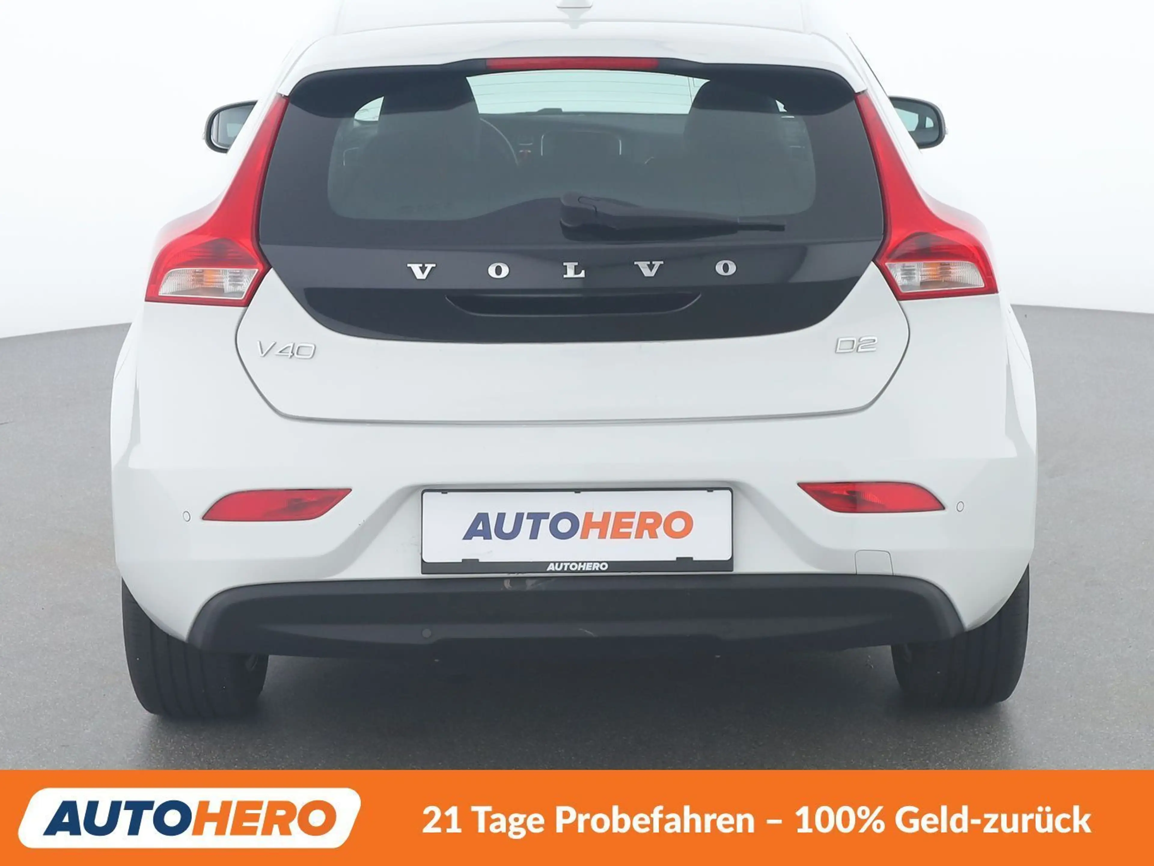 Volvo V40 2.0 D2 Momentum — photo 5