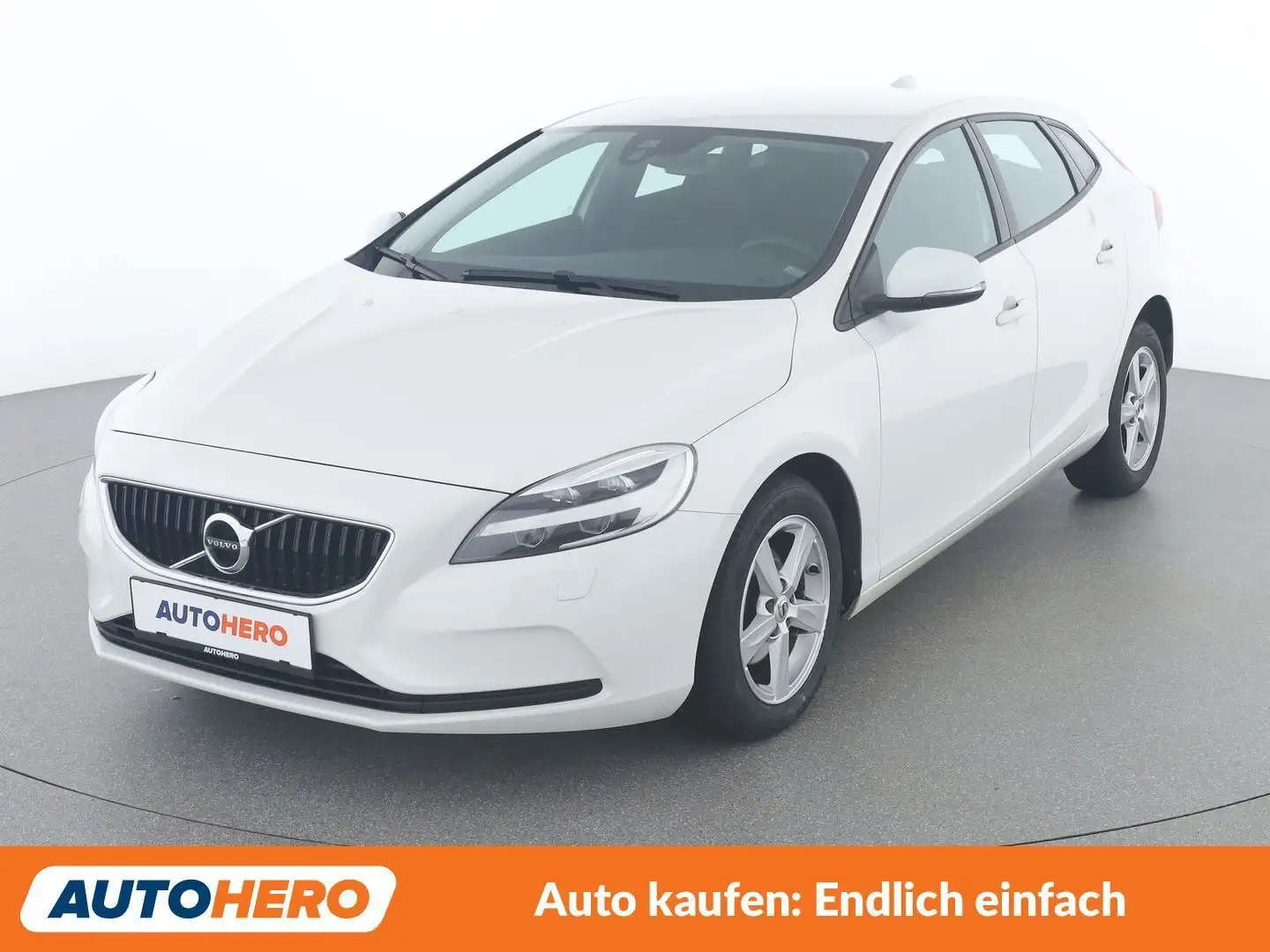 Volvo V40 2.0 D2 Momentum Weiß - 1