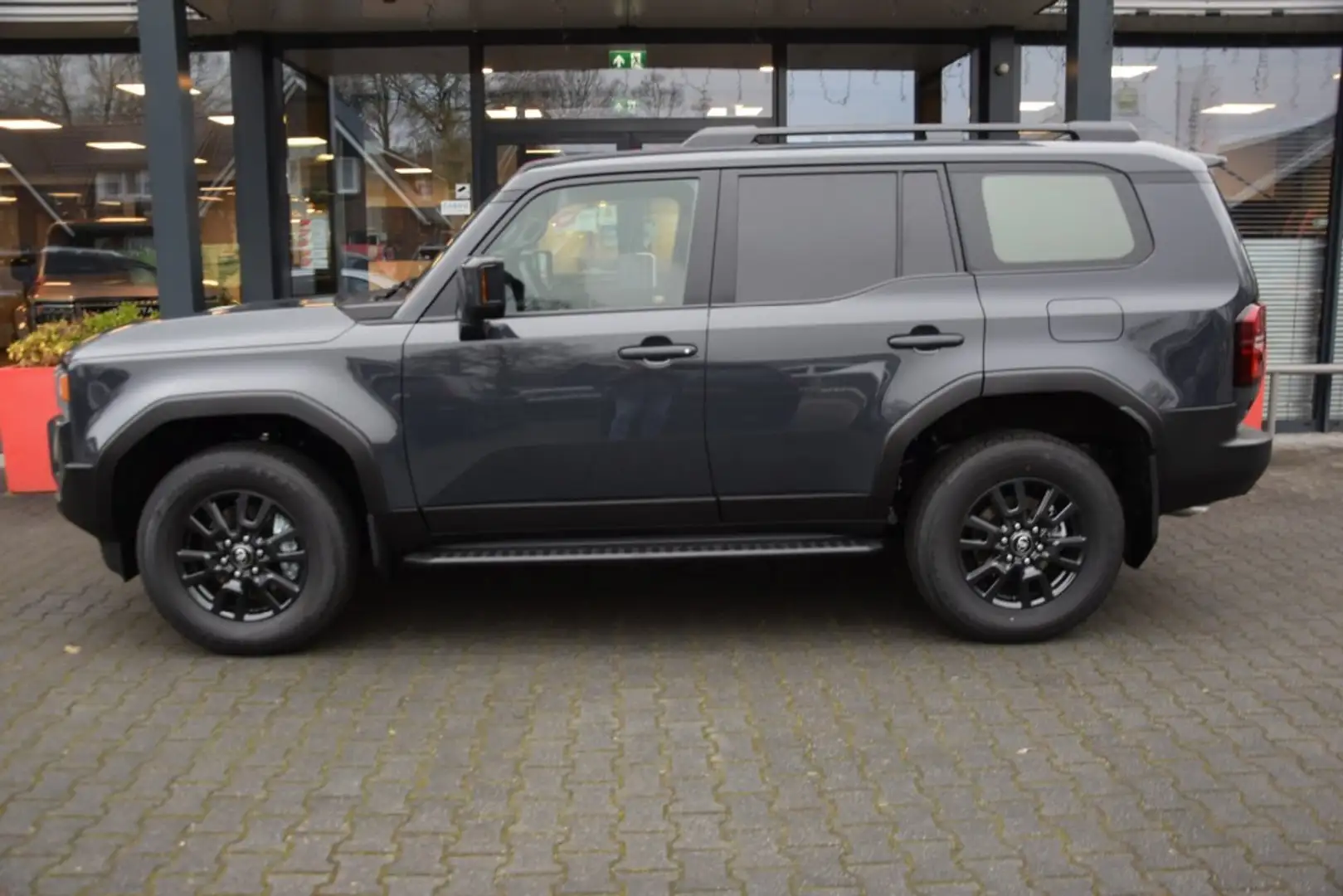 Toyota Land Cruiser 2.8 D-4D 5DRS TX-L A/T VAN BPM VRIJ Grijs - 2
