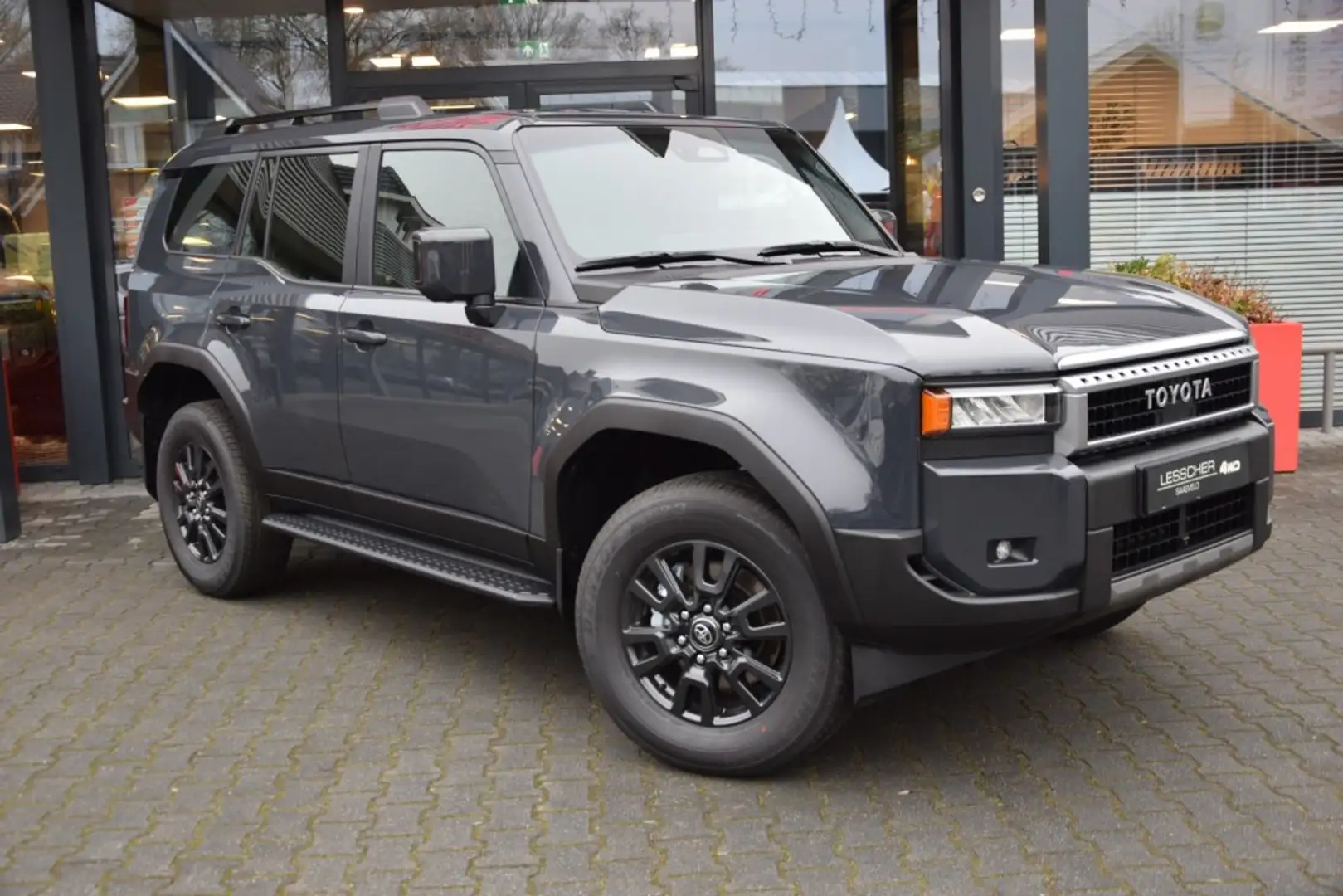 Toyota Land Cruiser 2.8 D-4D 5DRS TX-L A/T VAN BPM VRIJ Grijs - 1
