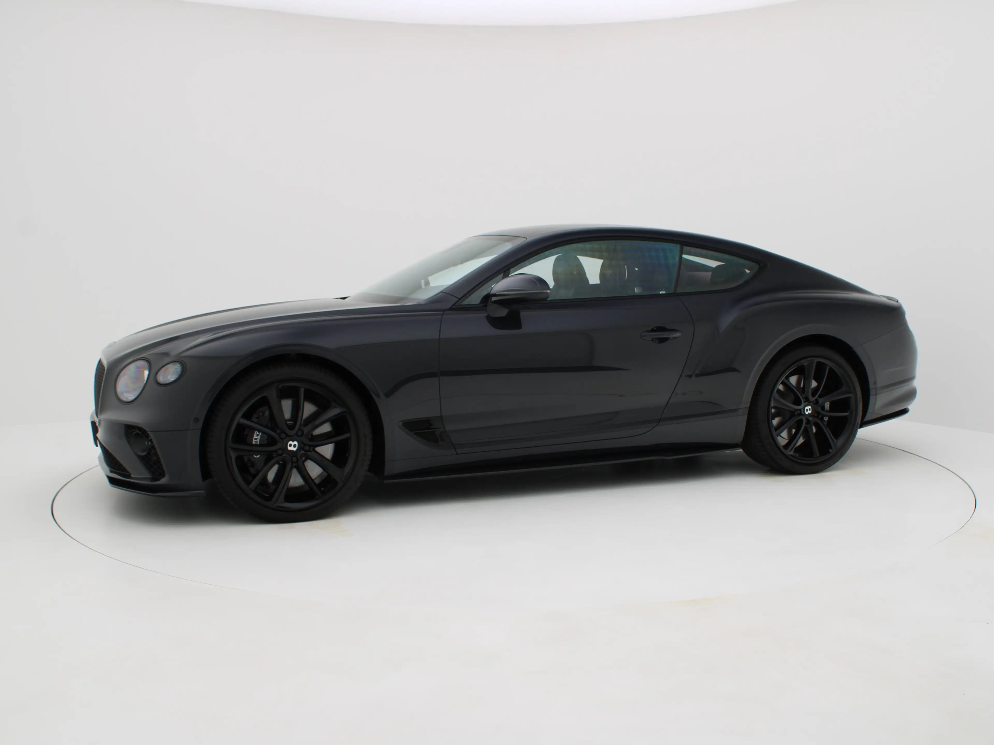 Bentley Continental GT V8 — photo 11