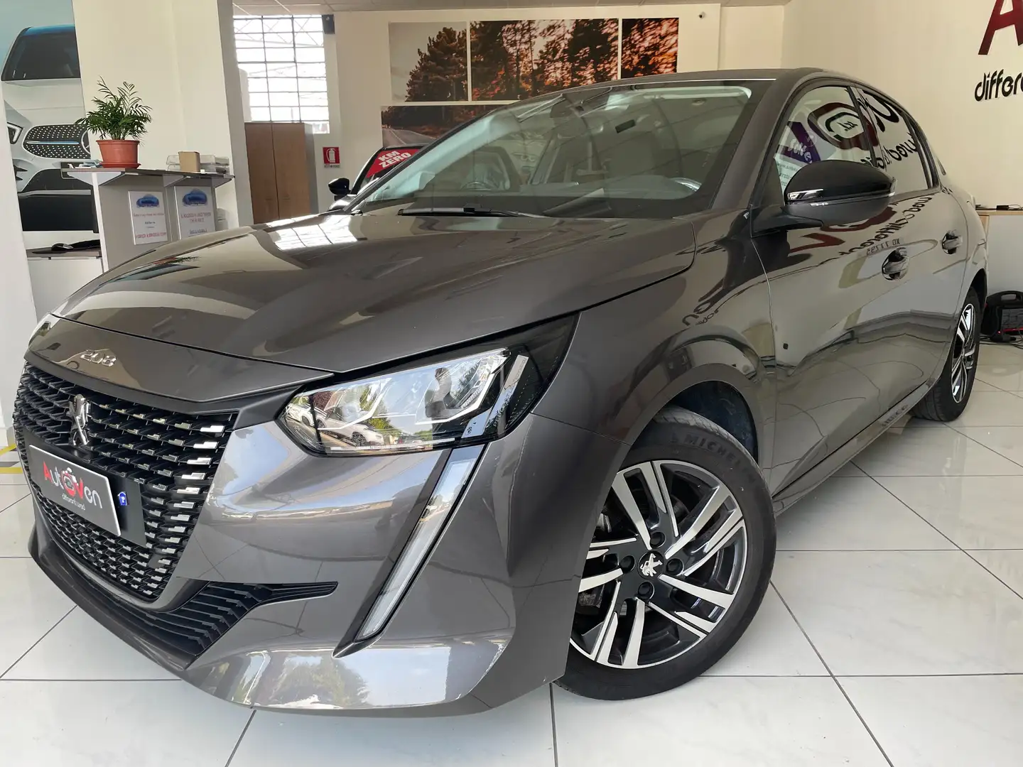 Peugeot 208 1.2 puretech Allure s Gris - 1