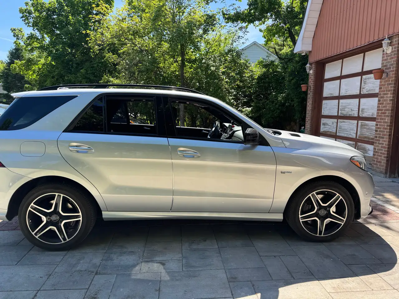 Mercedes-Benz GLE снимка Mercedes-Benz GLE