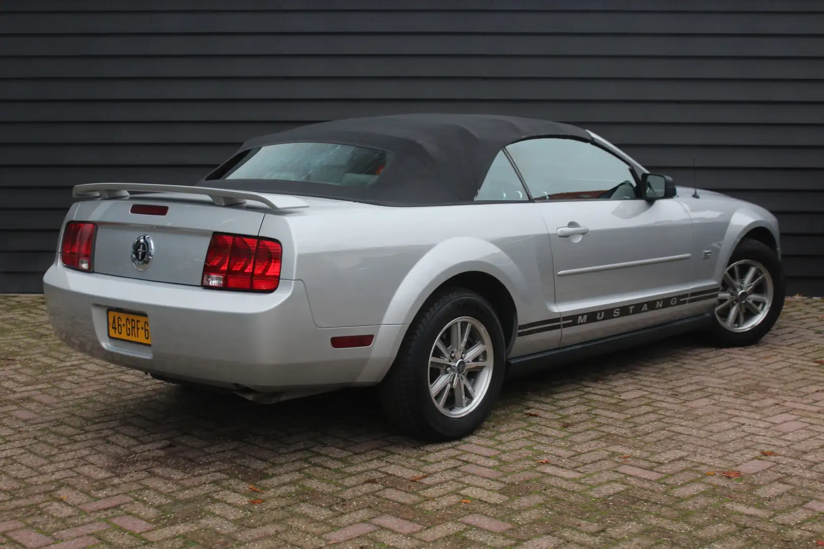 Ford Mustang USA 4.0 V6 - LEDER - CRUISE - AIRCO - AUTOMAAT - Grijs - 2