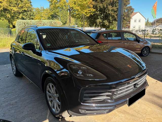 Imagine Porsche Cayenne E-Hybrid **Porsche Approved 12.25**