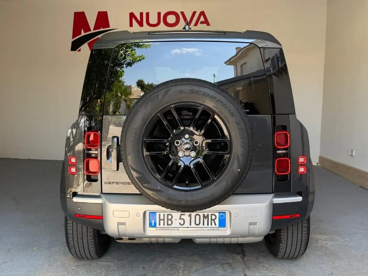 Land Rover Defender 2026