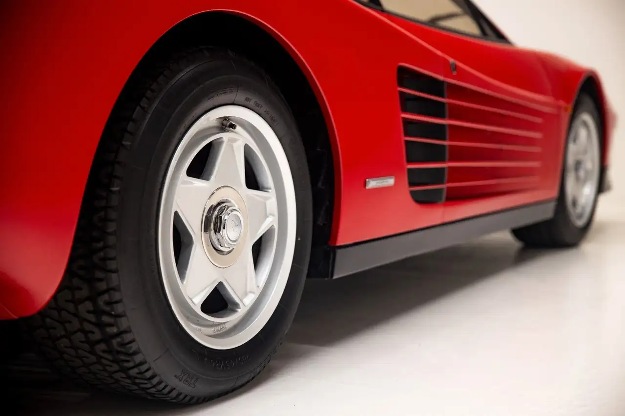 Ferrari Testarossa *Monospecchio-Look*, foto 12