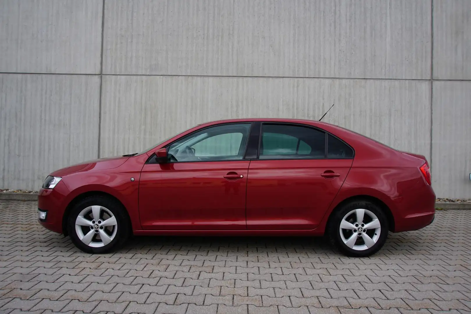 Skoda Rapid/Spaceback Limo 1.2TSI AHK SHZ PDC 1.Hd Mj-2014 Rojo - 2