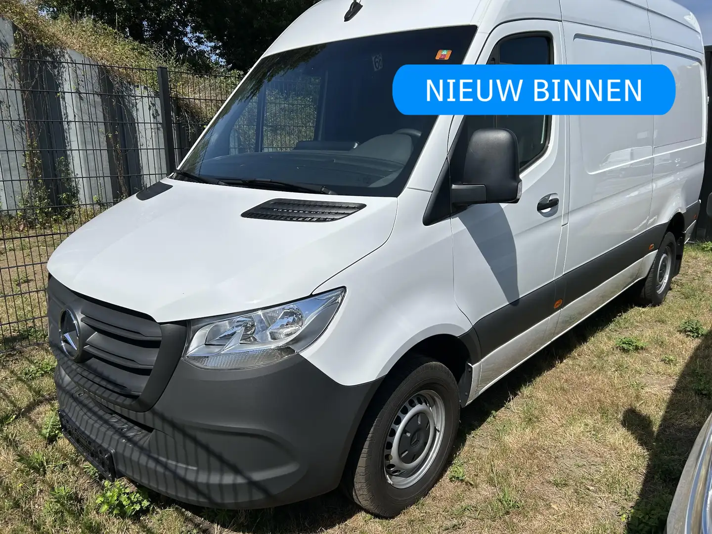 Mercedes-Benz Sprinter 317 CDI GB L2 RWD Wit - 1