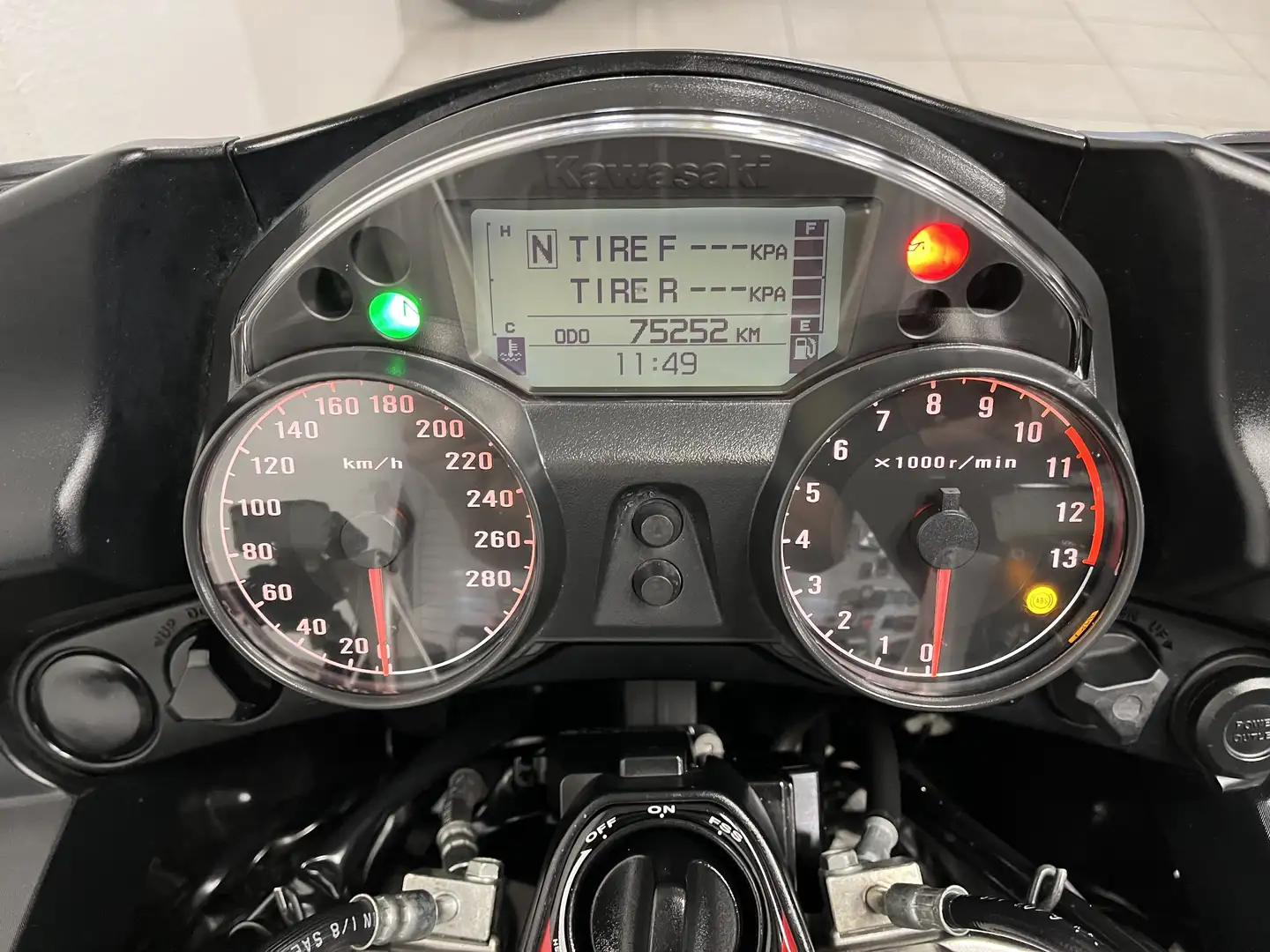 Kawasaki GTR 1400 ABS Zwart - 2