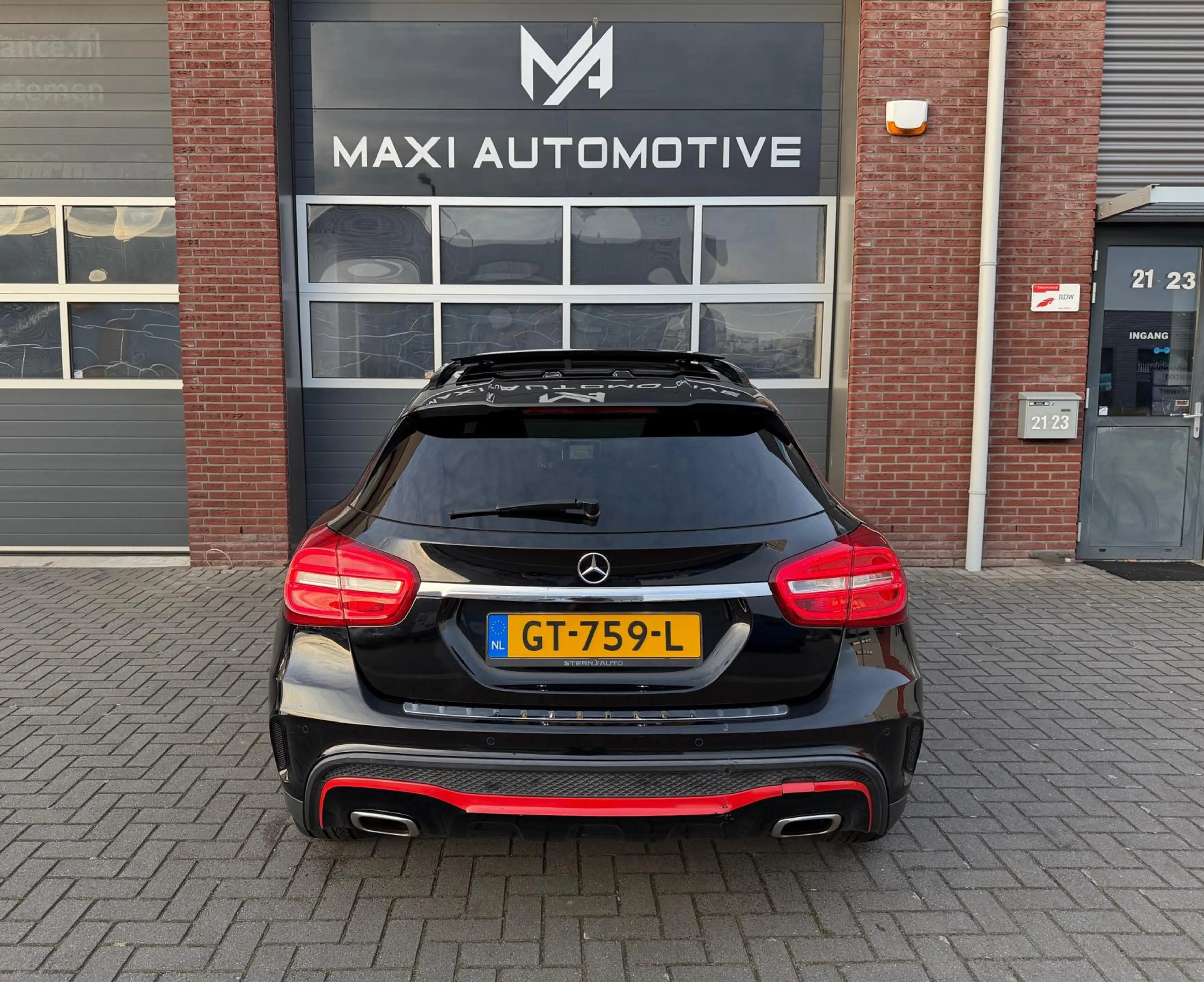 Mercedes-Benz GLA 200 AMG AUT LED Pano Memory Navi — photo 6