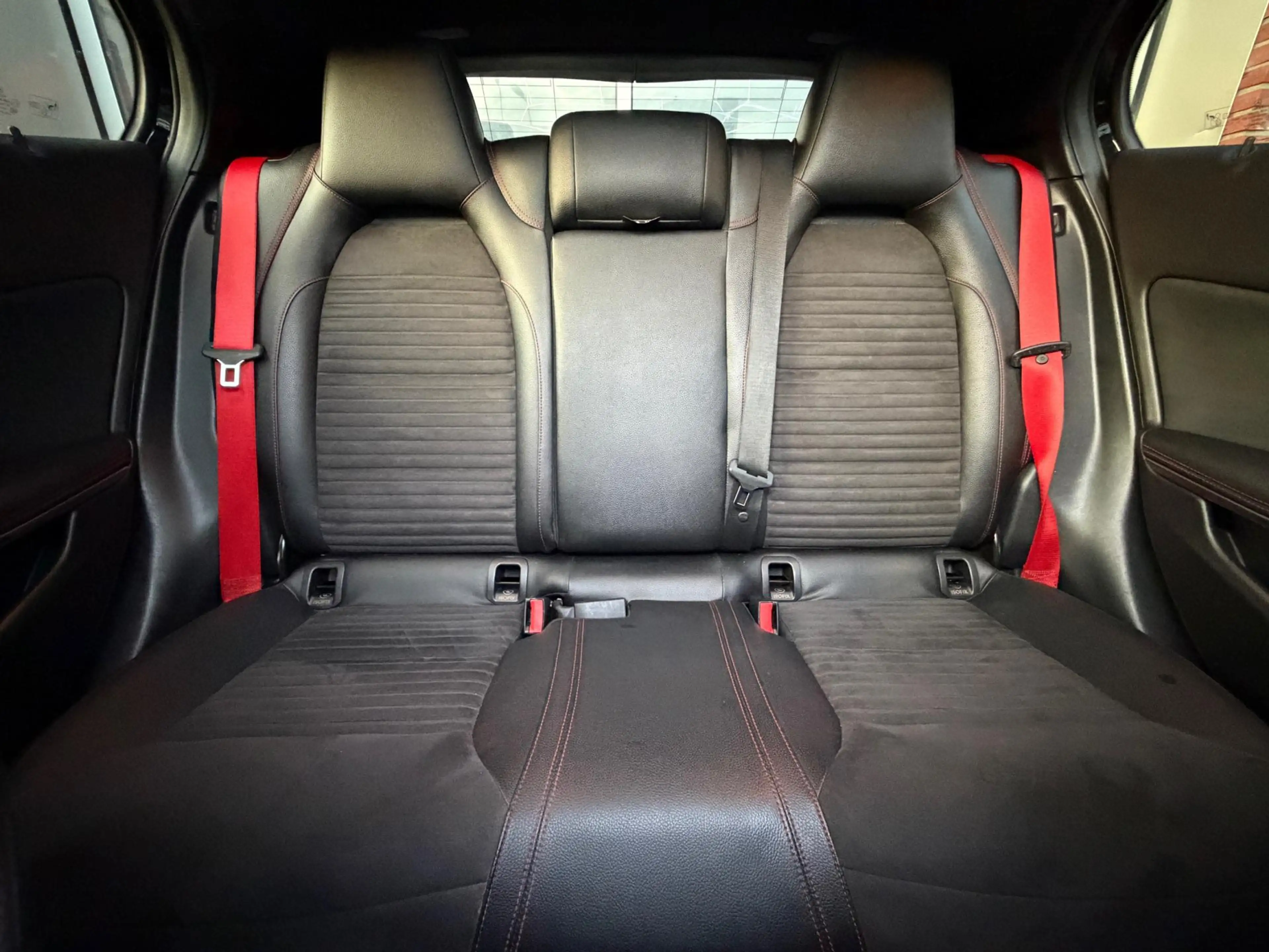 Mercedes-Benz GLA 200 AMG AUT LED Pano Memory Navi — photo 21