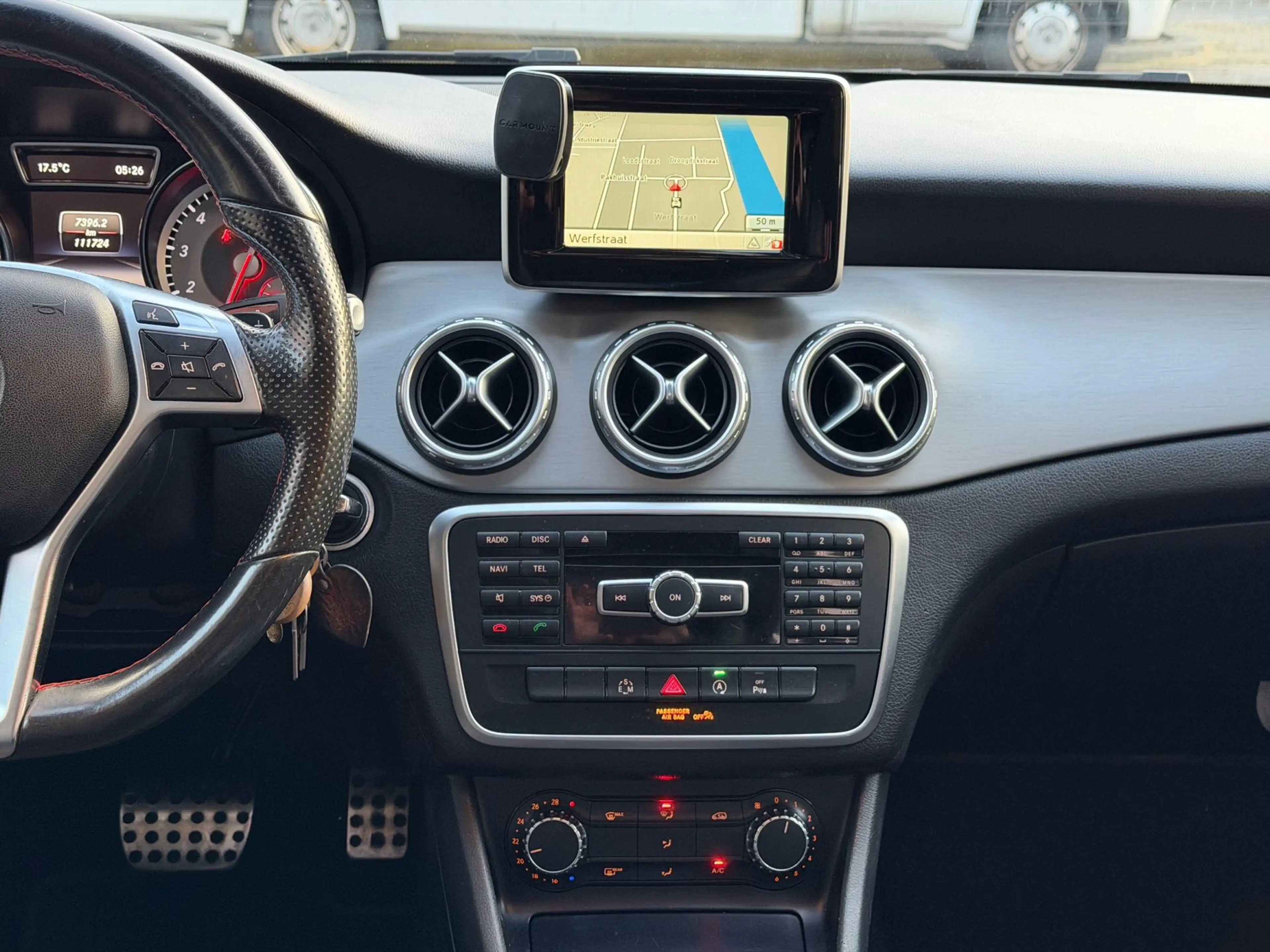 Mercedes-Benz GLA 200 AMG AUT LED Pano Memory Navi — photo 24