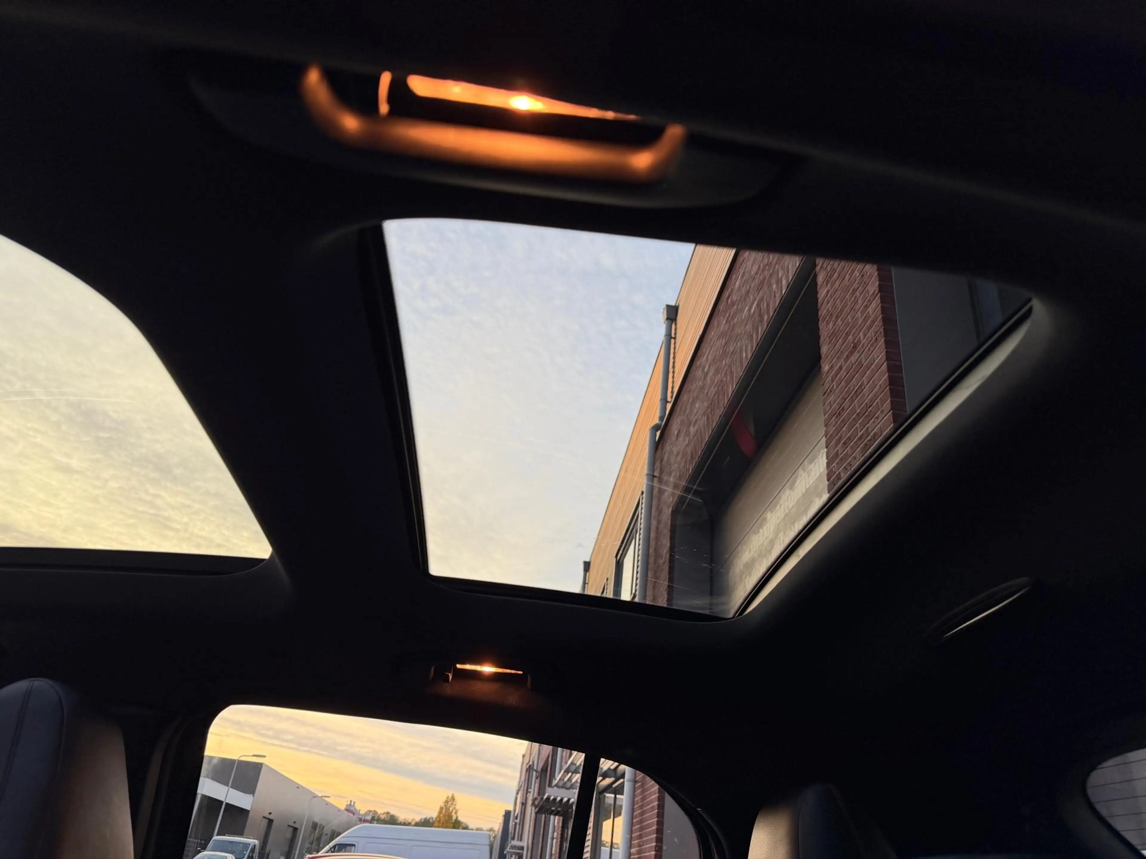 Mercedes-Benz GLA 200 AMG AUT LED Pano Memory Navi — photo 15