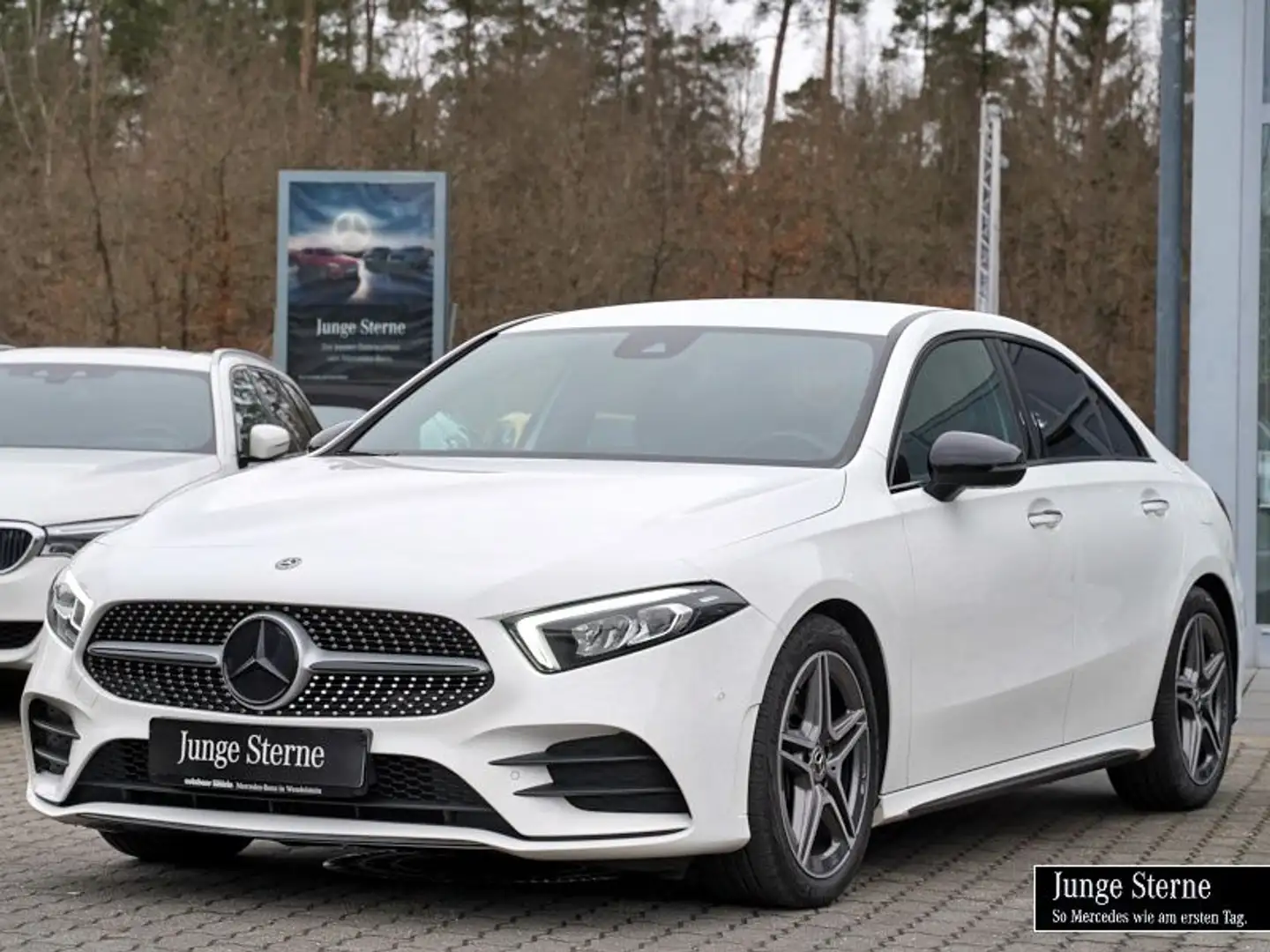 Mercedes-Benz A 250 4M AMG Limo AMBIENTE+LED+KEYLESS-GO+MBUX+H Blanc - 2