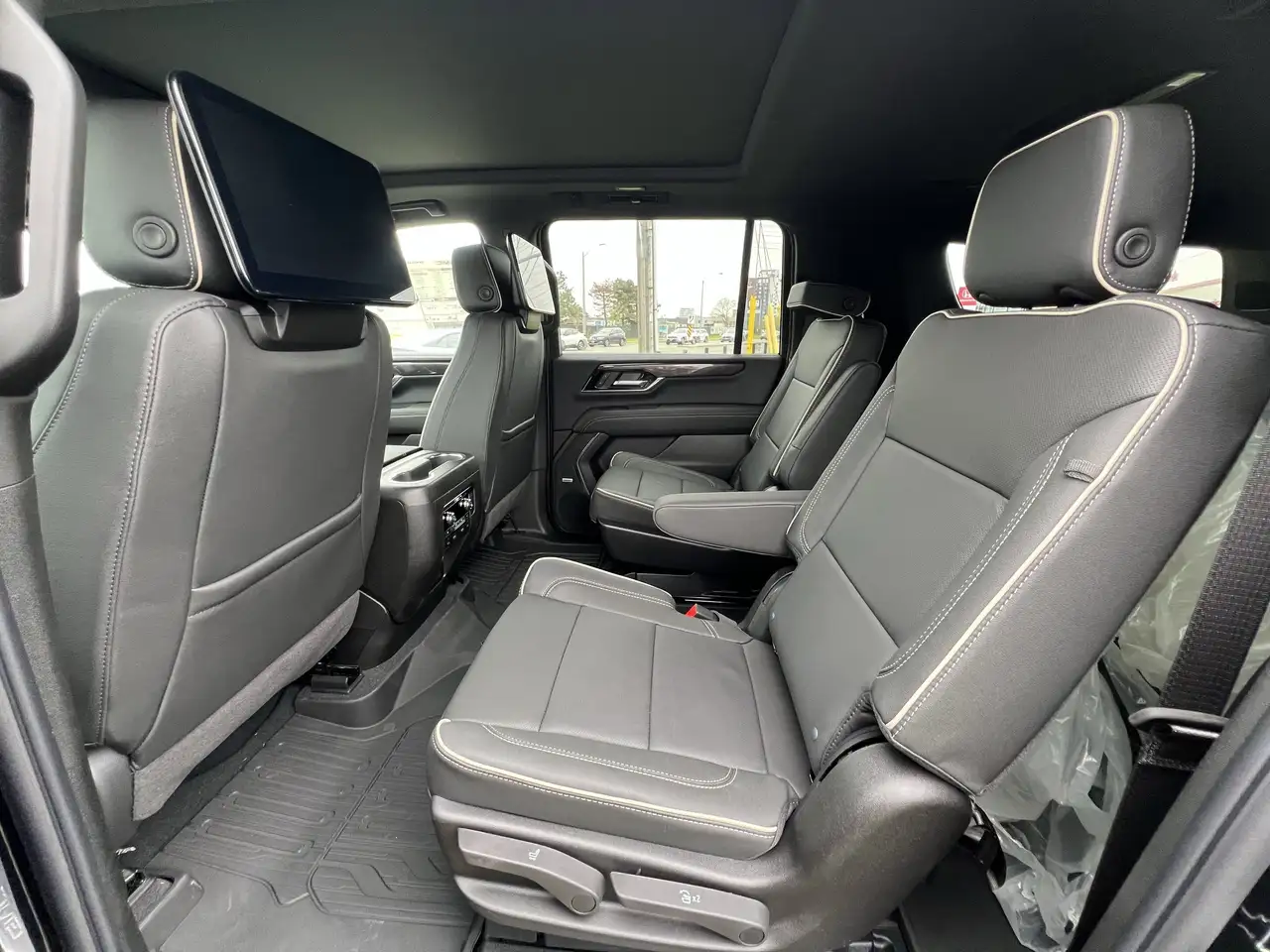 GMC Yukon снимка GMC Yukon