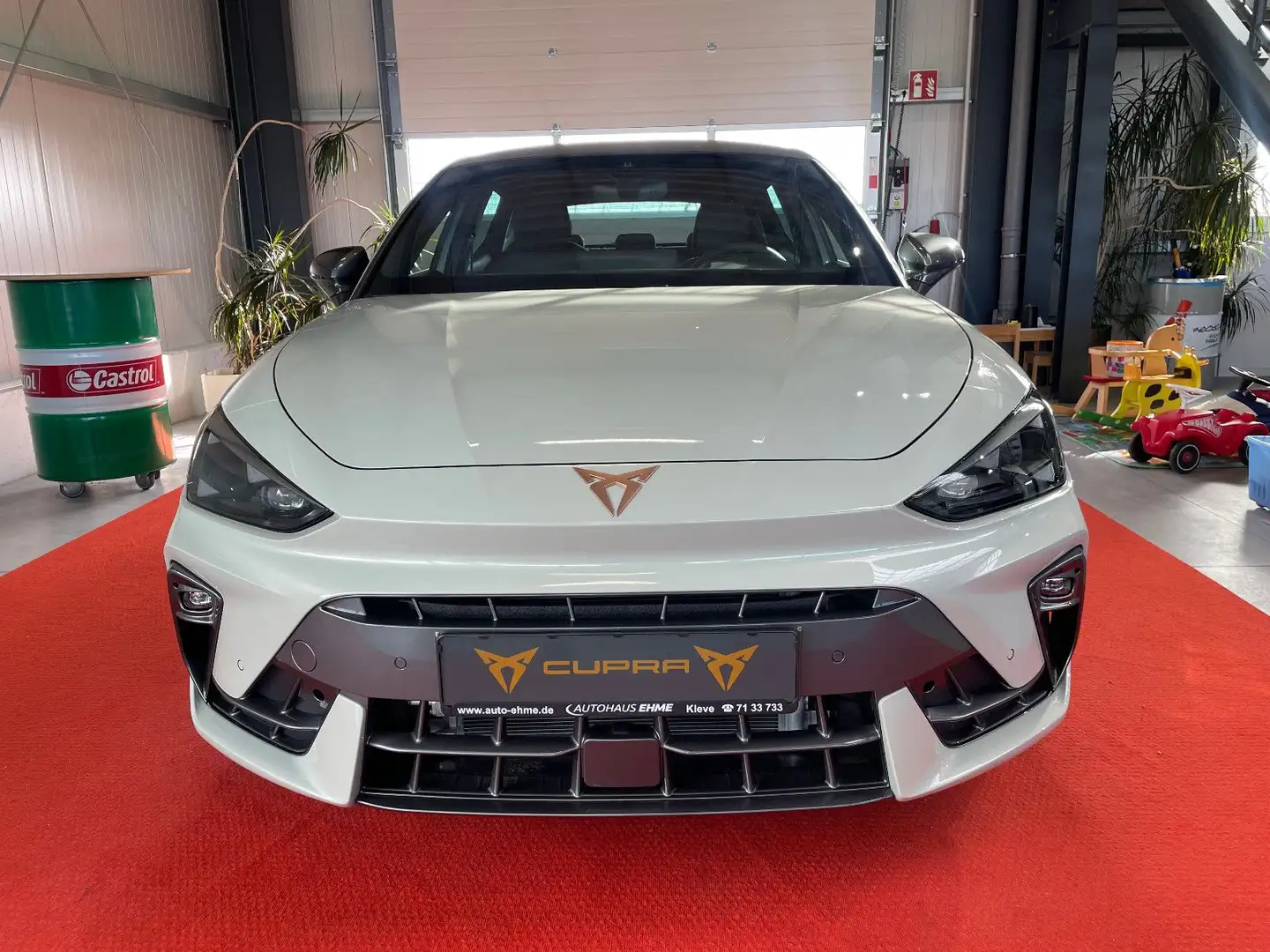 CUPRA Leon 1.5 eTSI  DSG *PANO*MATRIX*ACC*CAM*NAVI* Gris - 2
