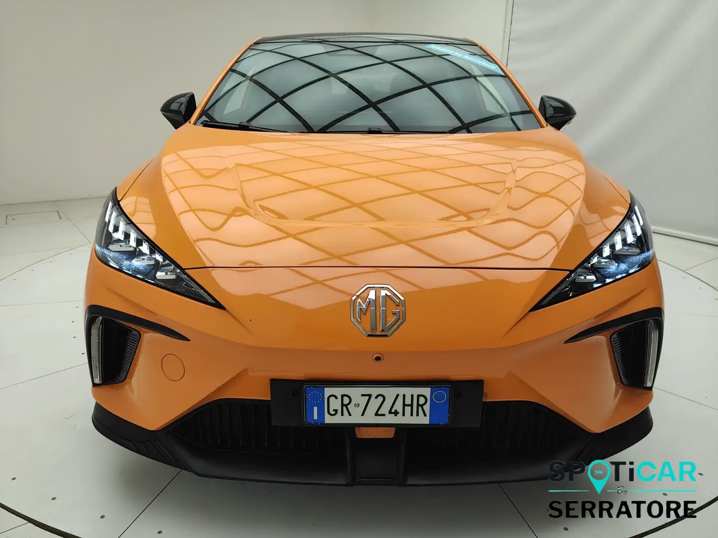 MG MG4 EV 77kwh EDU 2WD LUX LHD heat pump BLACK Fizzy Or Arancione - 2