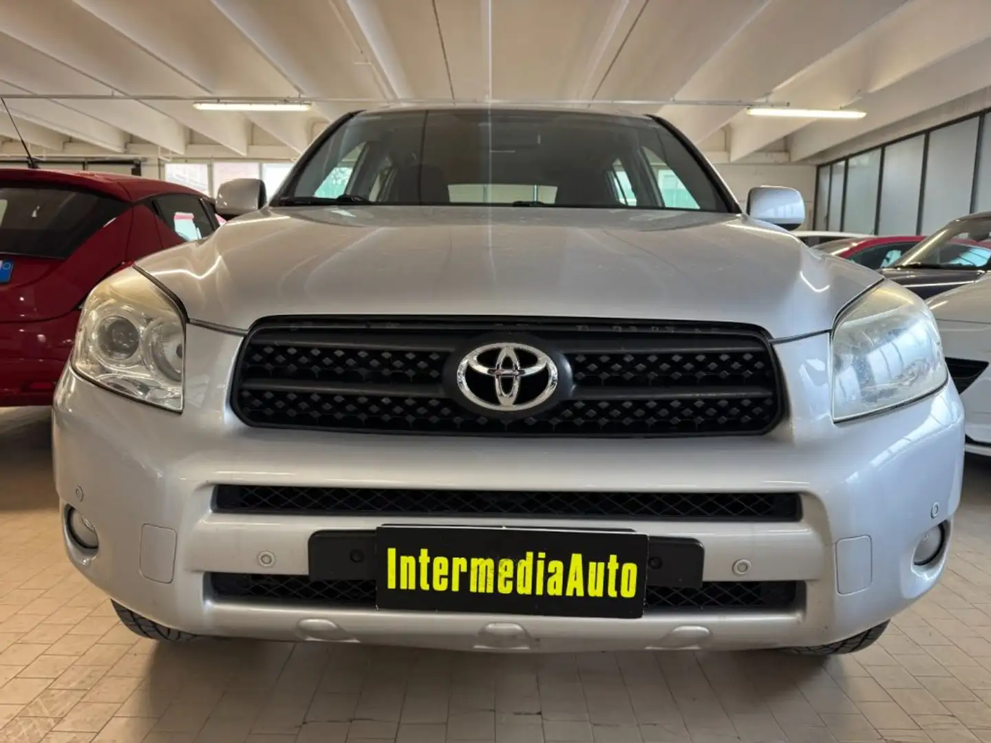 Toyota RAV 4 RAV4 2.2 D-4D 136CV Sol 4WD srebrna - 2
