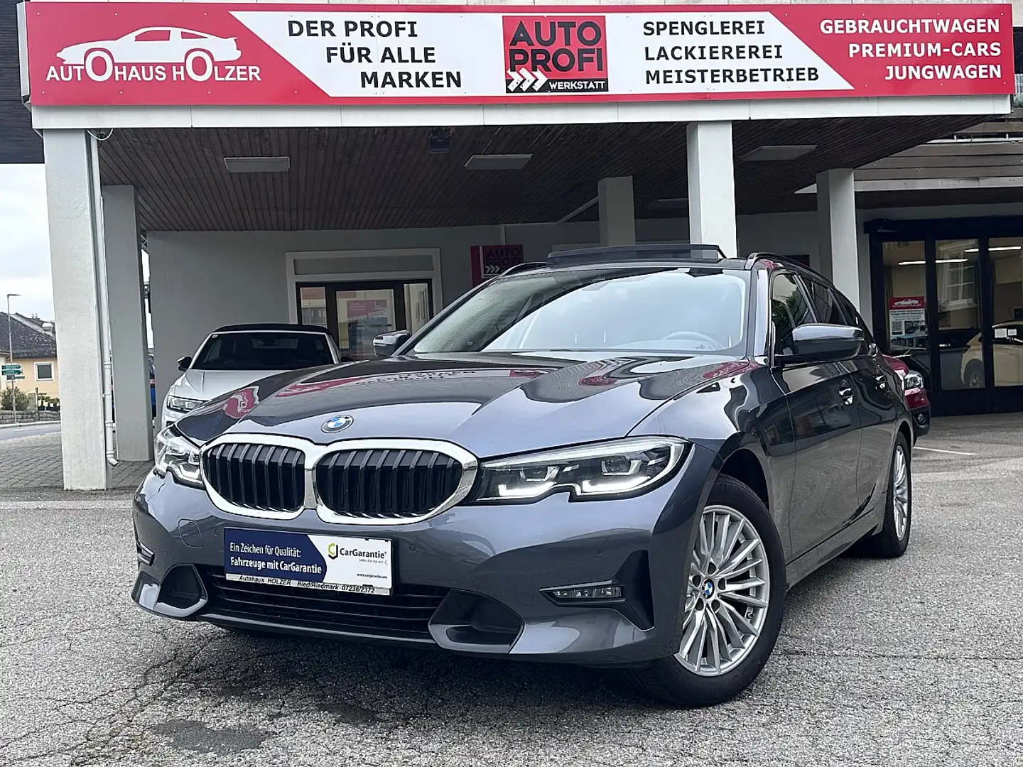 BMW 320 d Touring G21 Sport Line *LED, Panorama, Naviga... Grau - 1