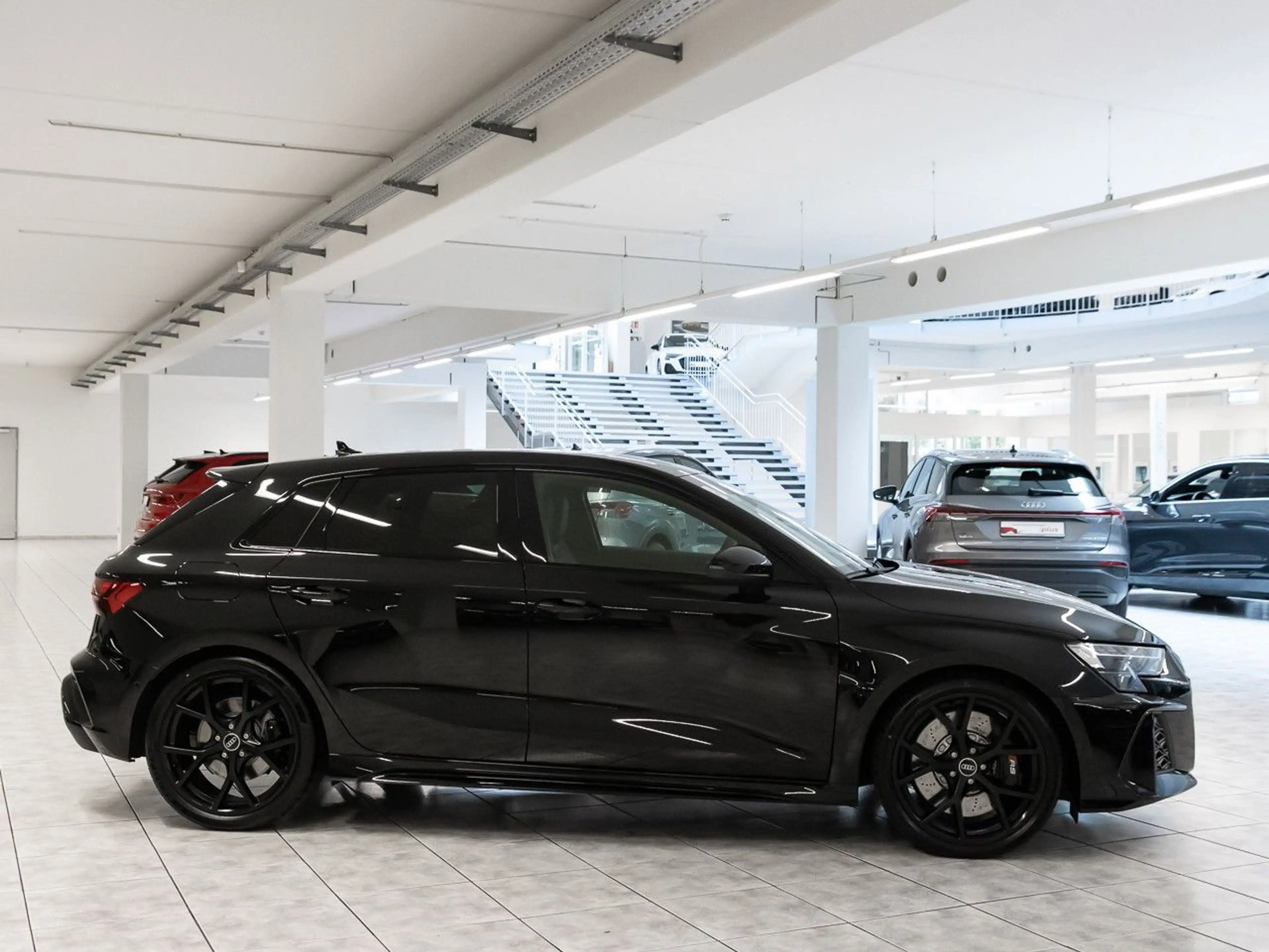 Audi RS3 TFSI quattro S tronic — photo 6