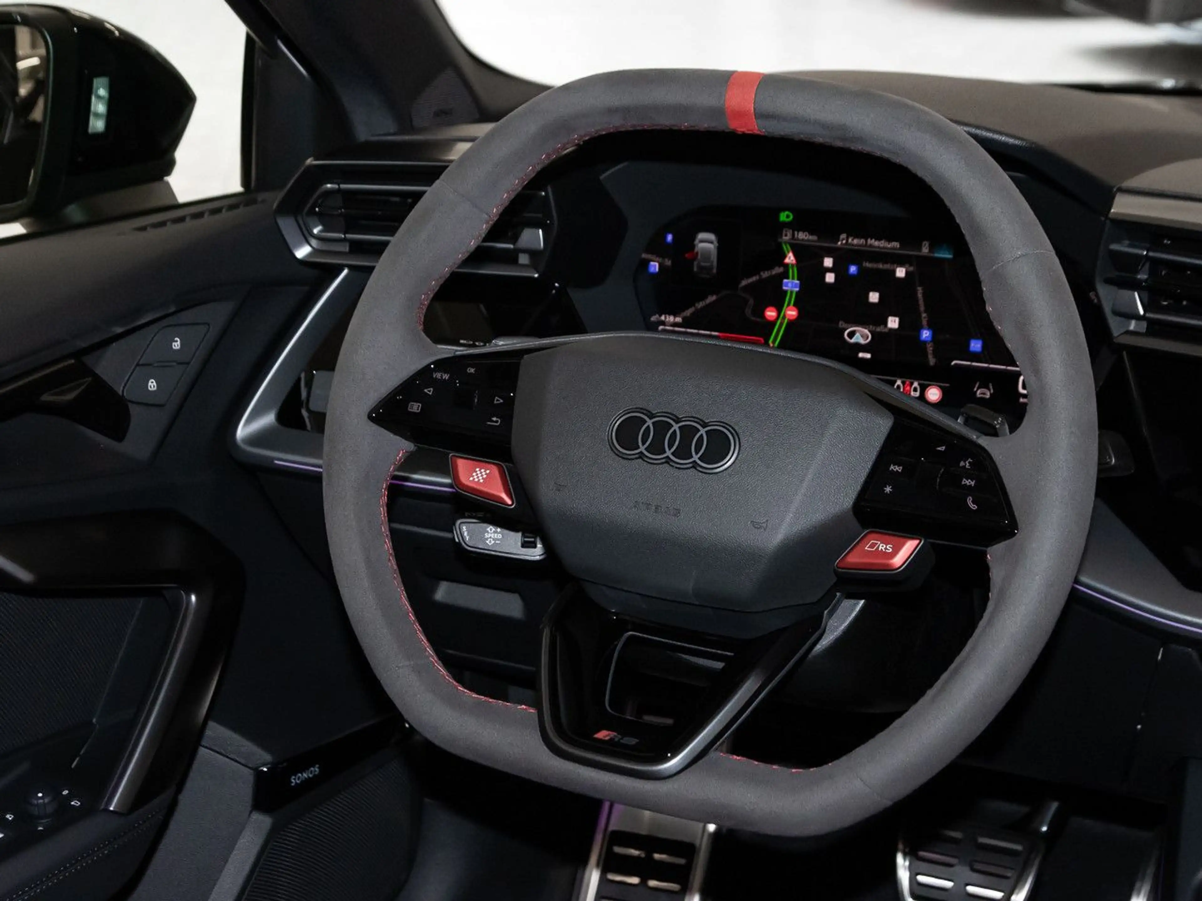 Audi RS3 TFSI quattro S tronic — photo 12