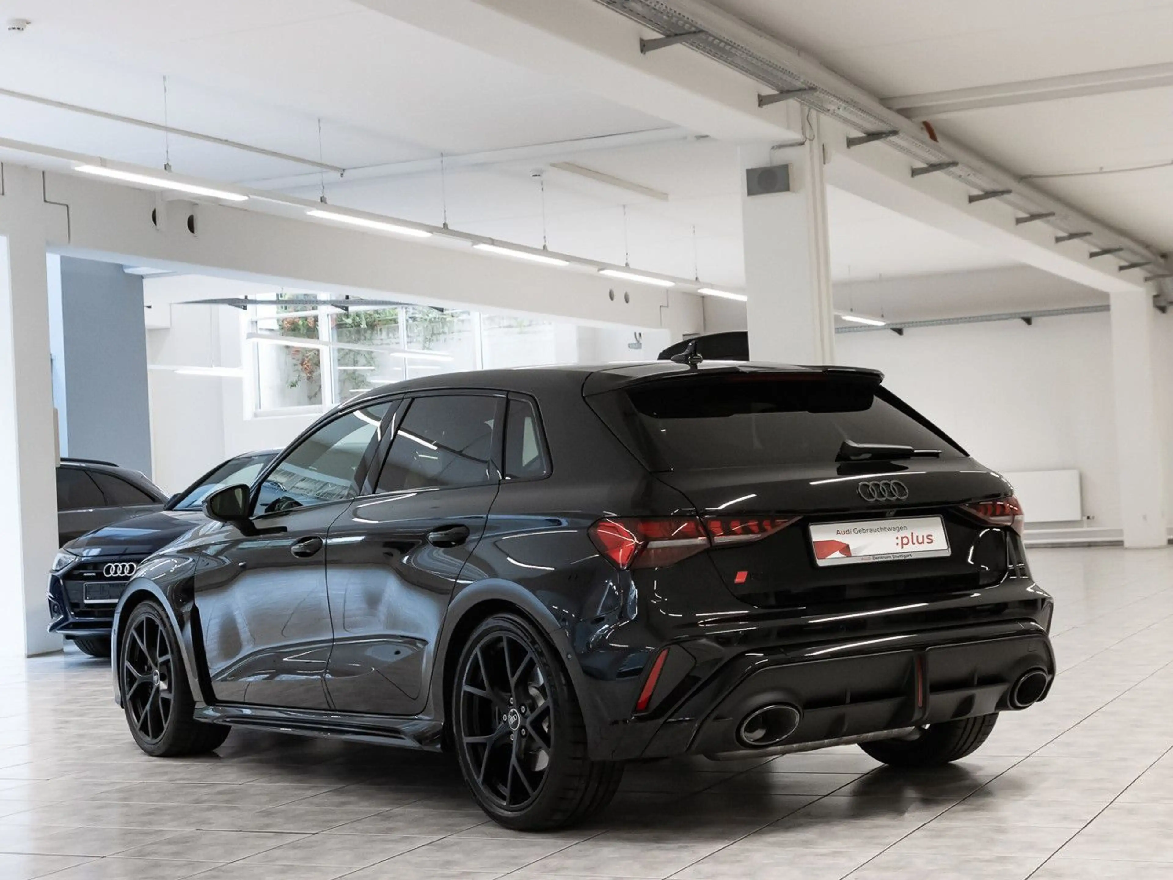 Audi RS3 TFSI quattro S tronic — photo 4