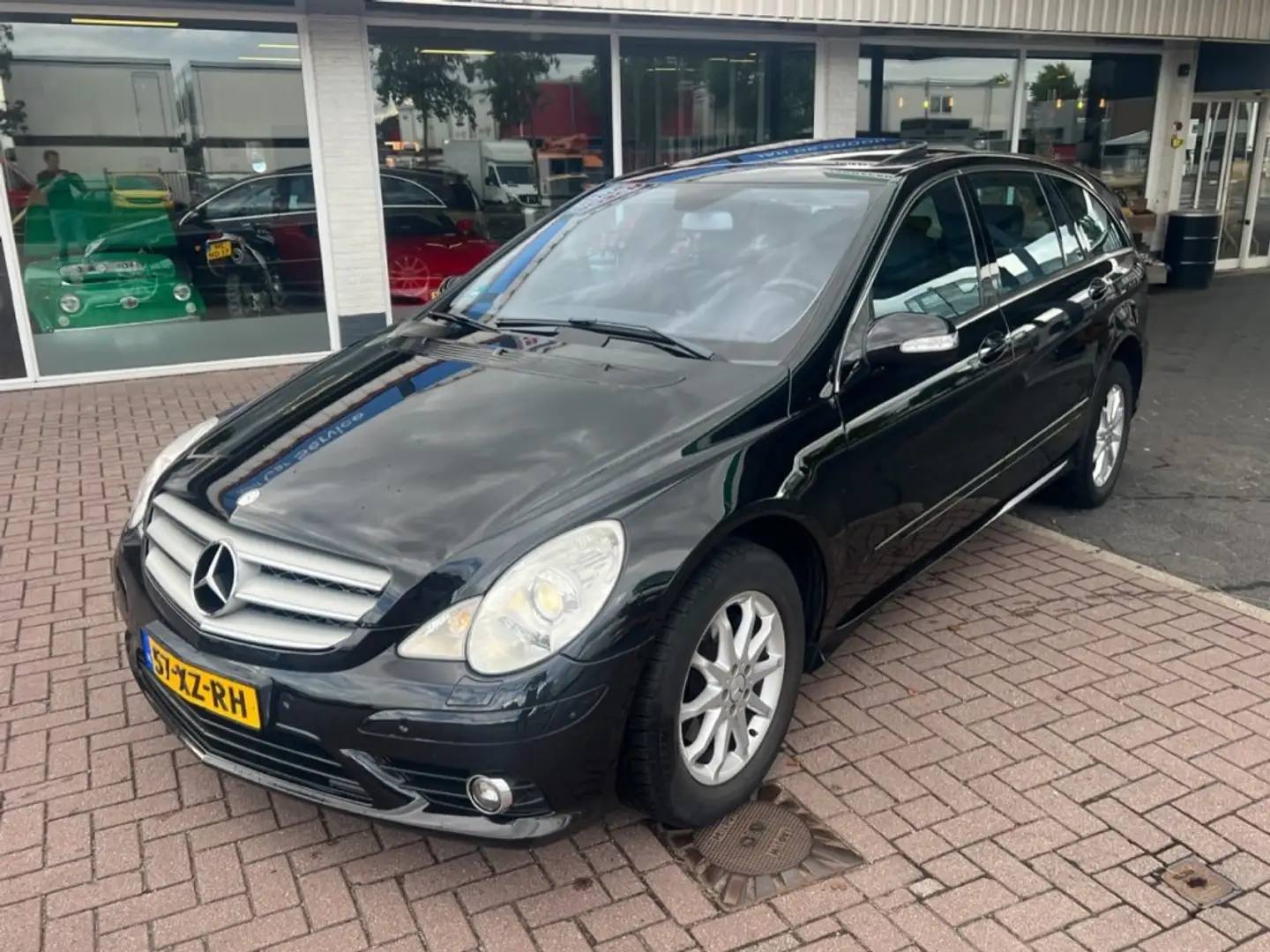 Mercedes-Benz 320 CDI Lang 4-matic Automaat 2e eigenaar 7 persoo crna - 2