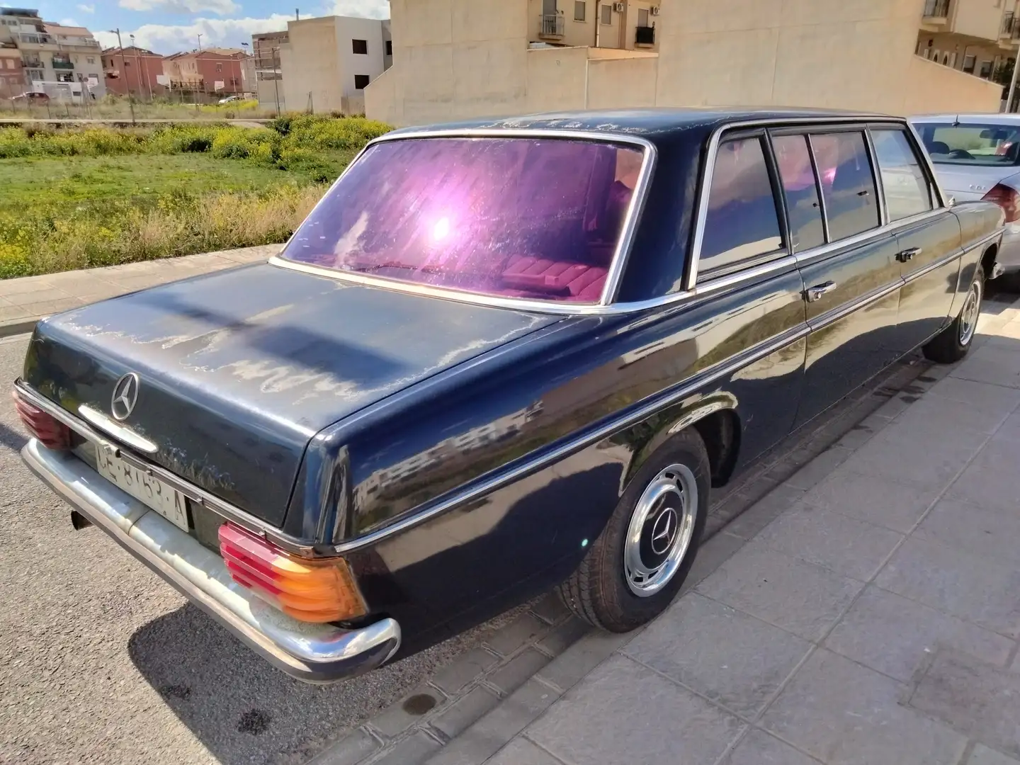 Mercedes-Benz W 114/115 Strich-Acht 240d limusina long lang Fekete - 2
