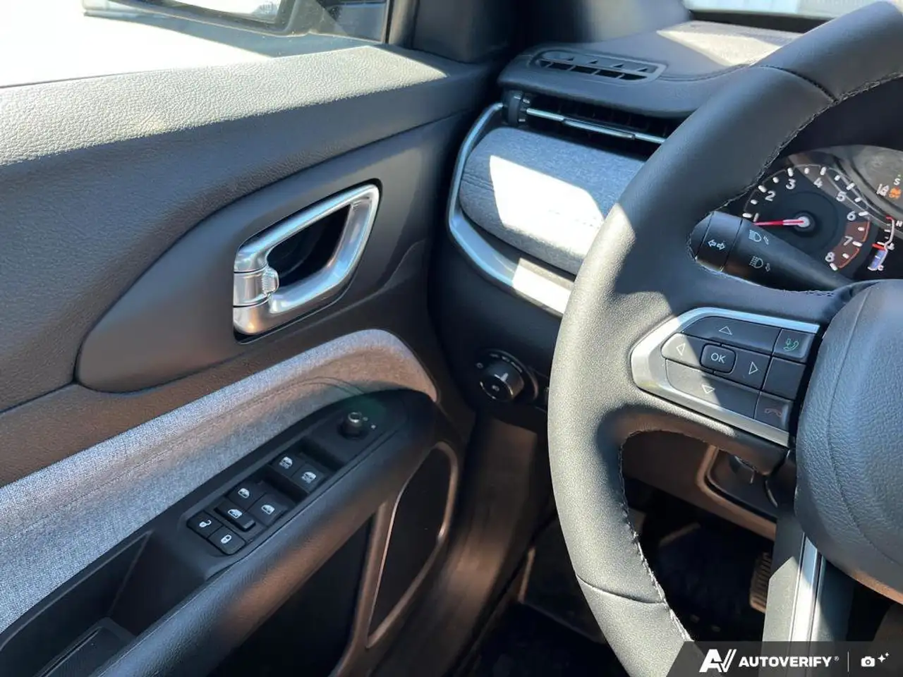 Jeep Compass photo Jeep Compass